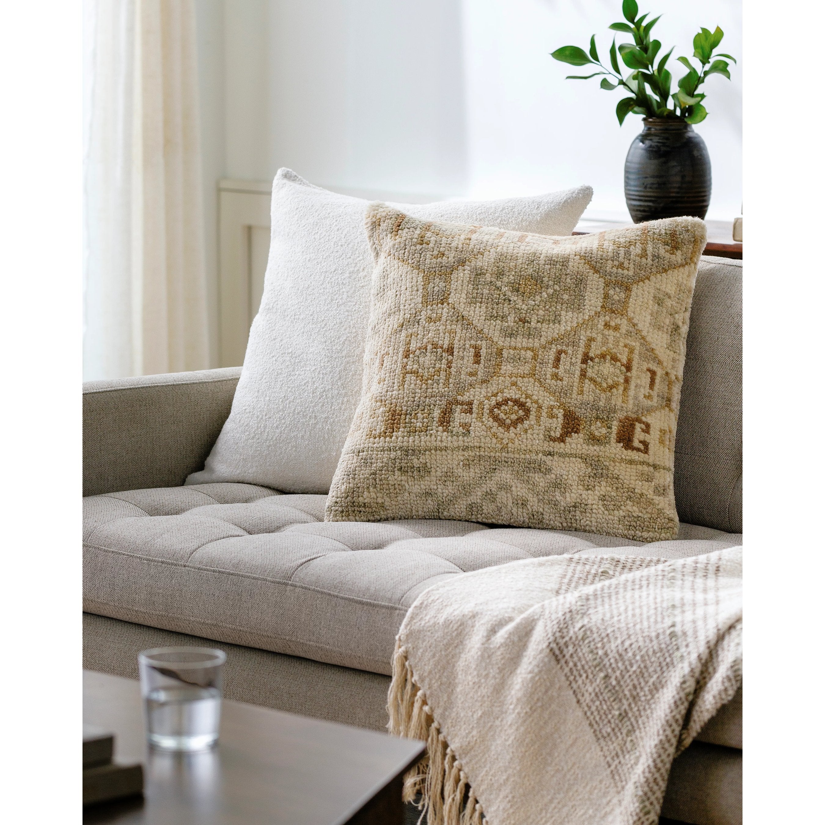 Affleck AFL-001 Pillow - Image 3