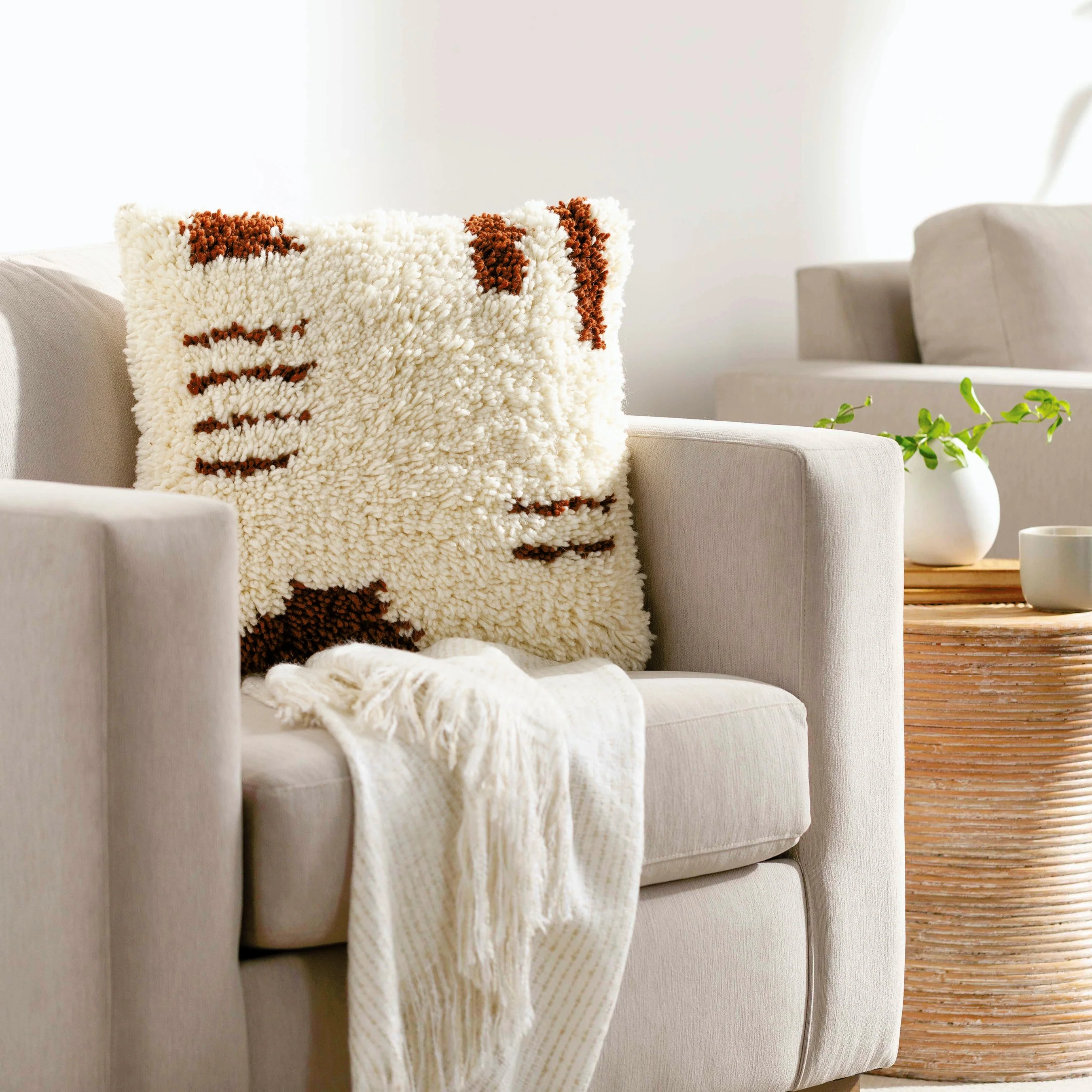 Aksel Pillow - 481410 - Image 2