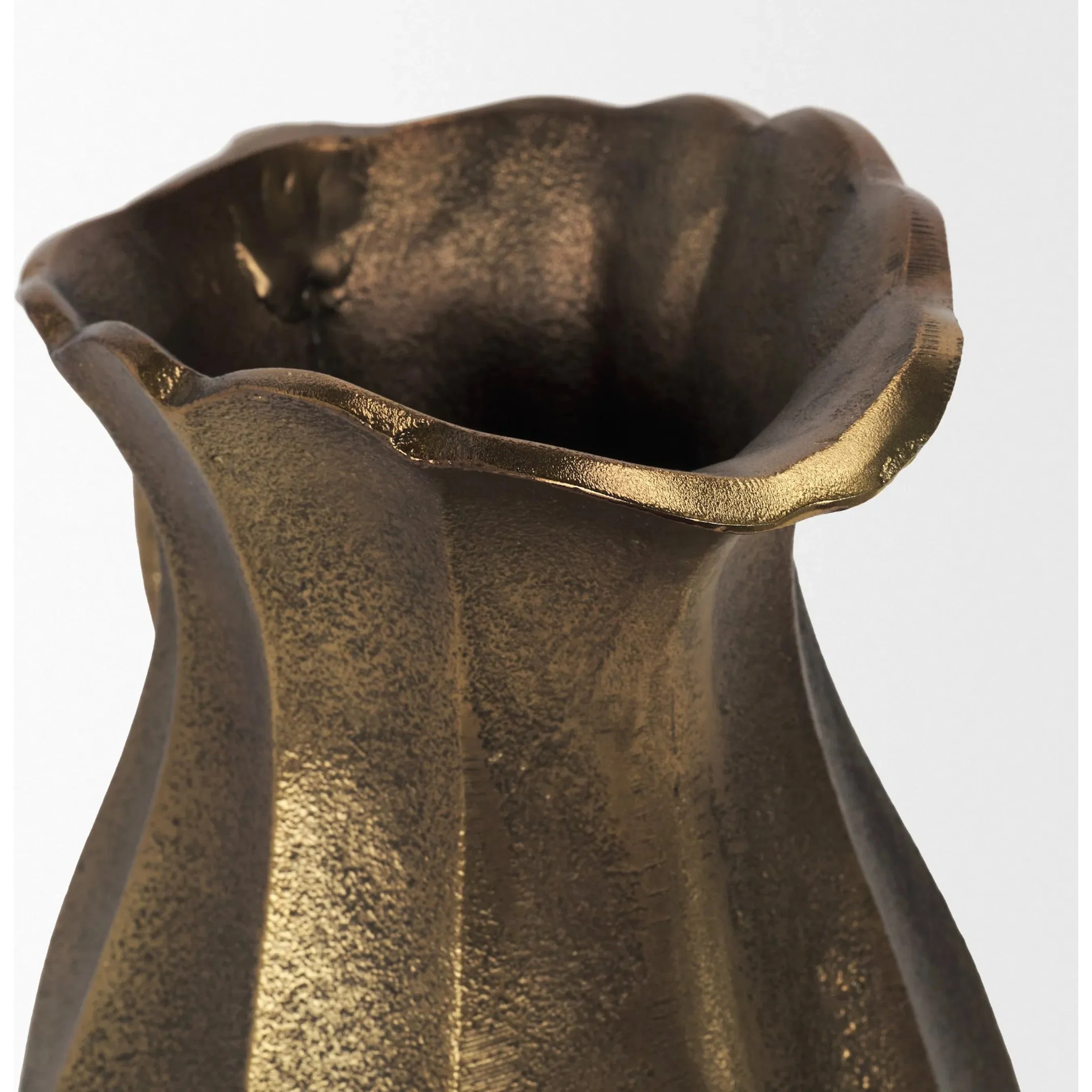 Anya Scalloped Petal Cast Jug - Image 5