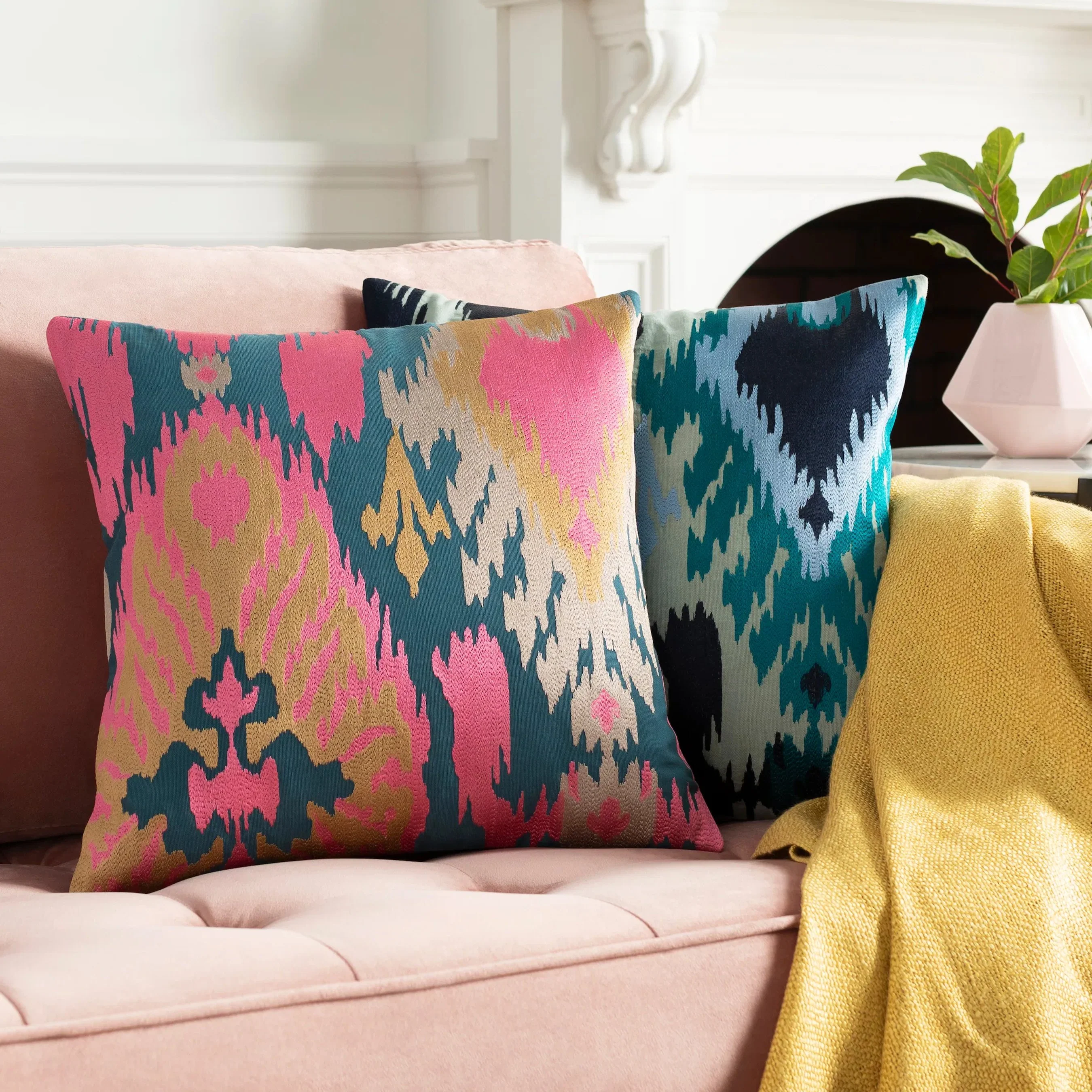 Ara Pillow - 34202 - Image 13