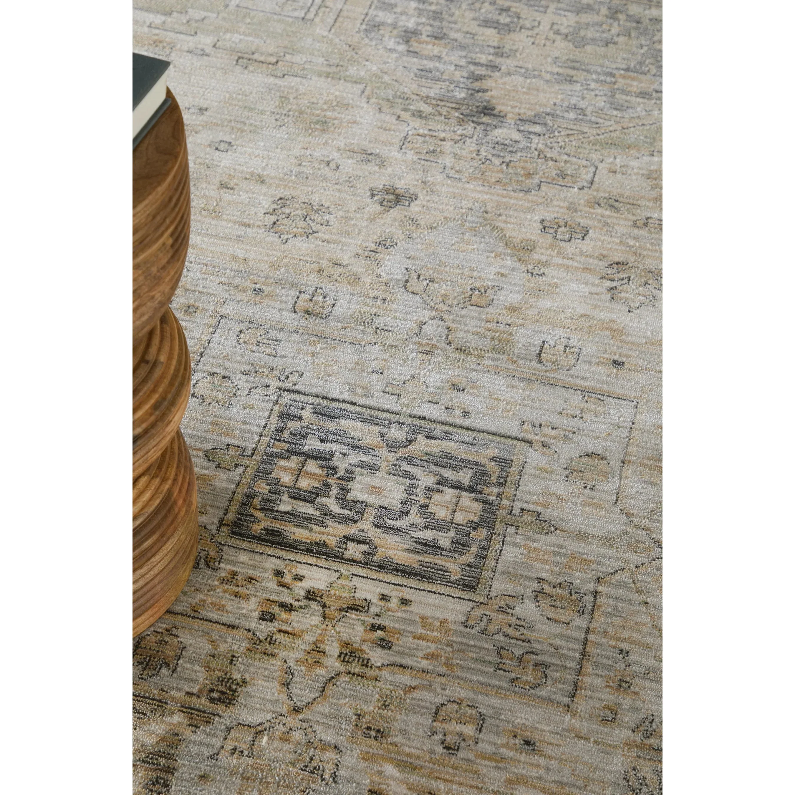 Augustine Traditional AUG39TVF Rug - Image 8
