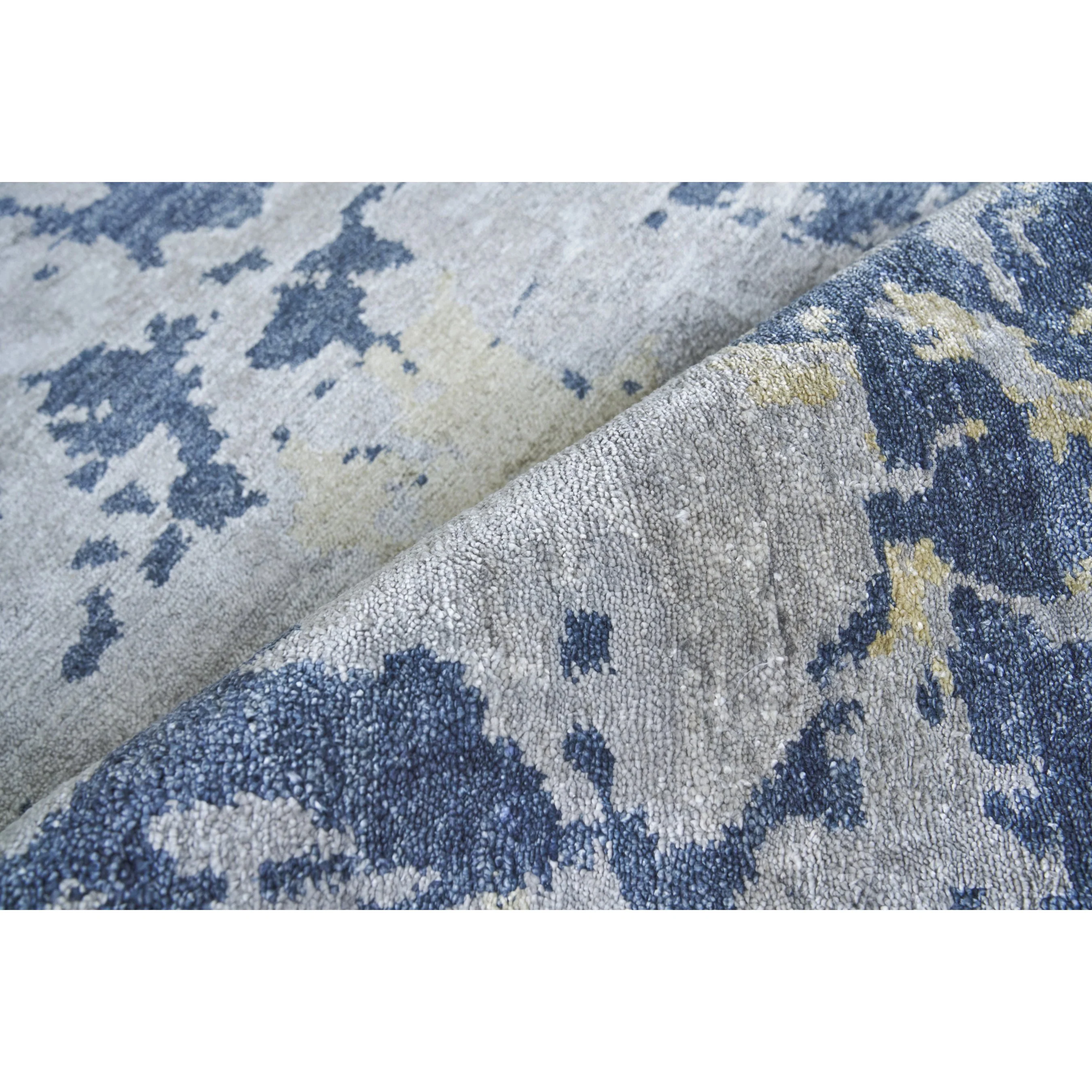 Bamboo Pattern Silk Rug - Image 4