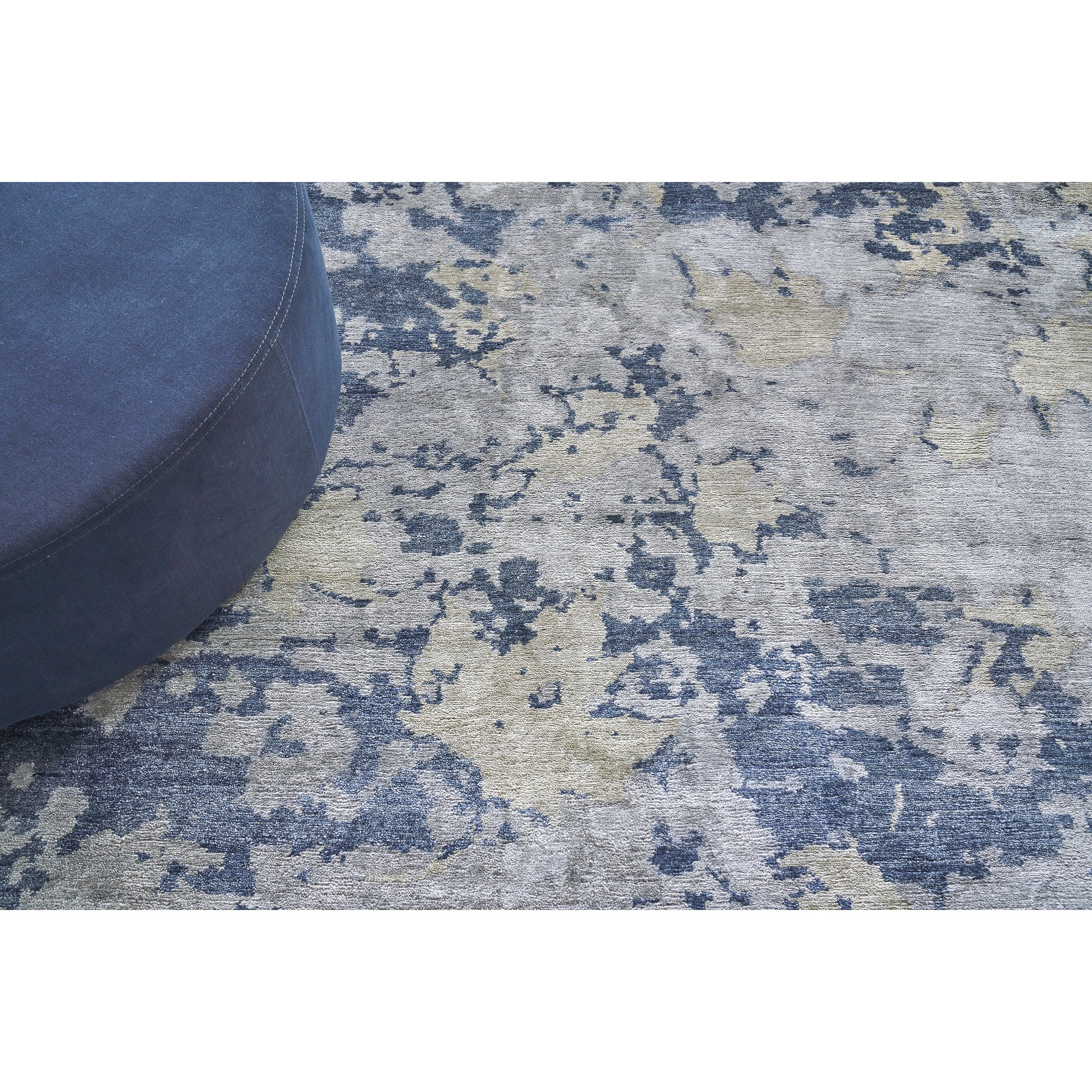 Bamboo Pattern Silk Rug - Image 6