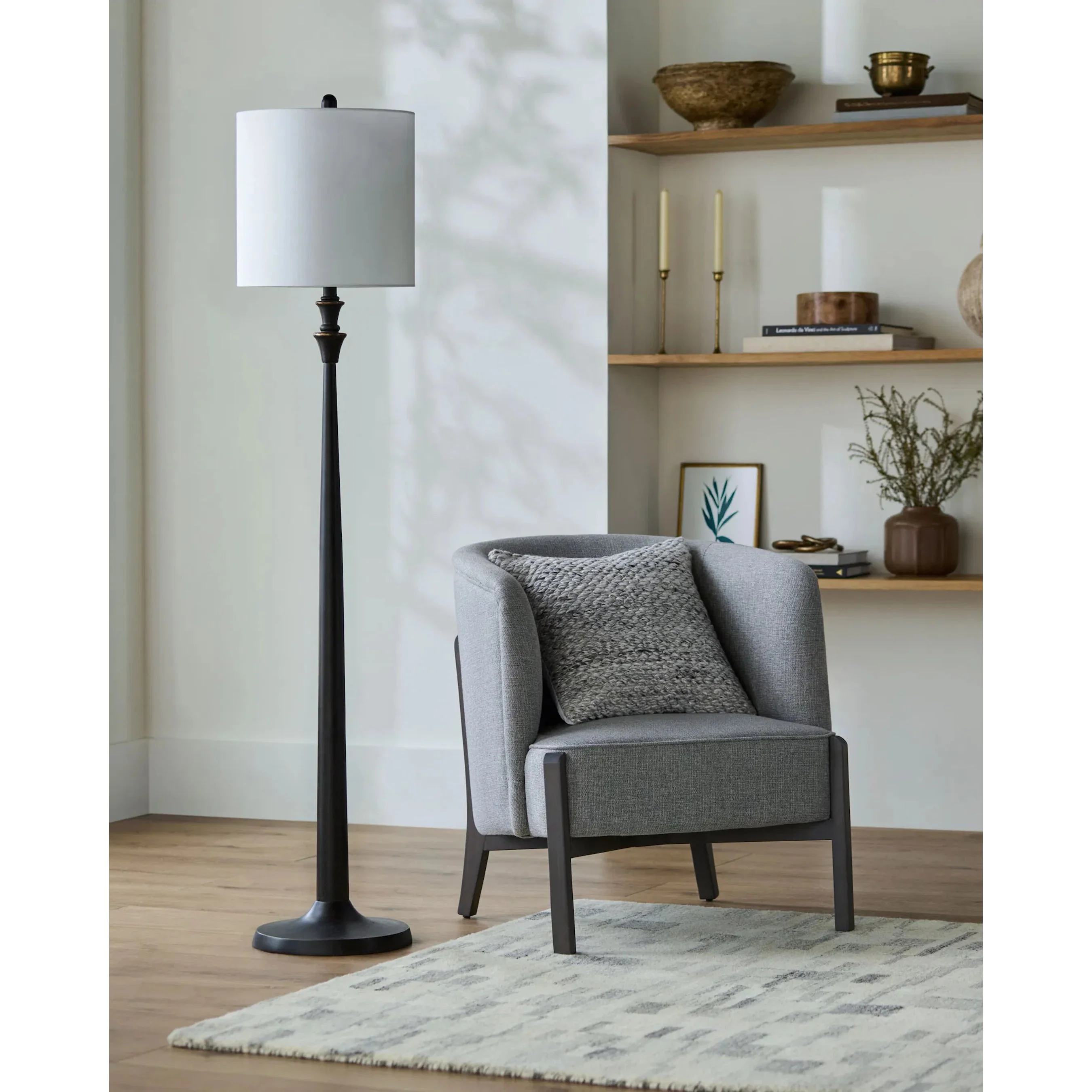 Bettiny Floor Lamp - Image 4
