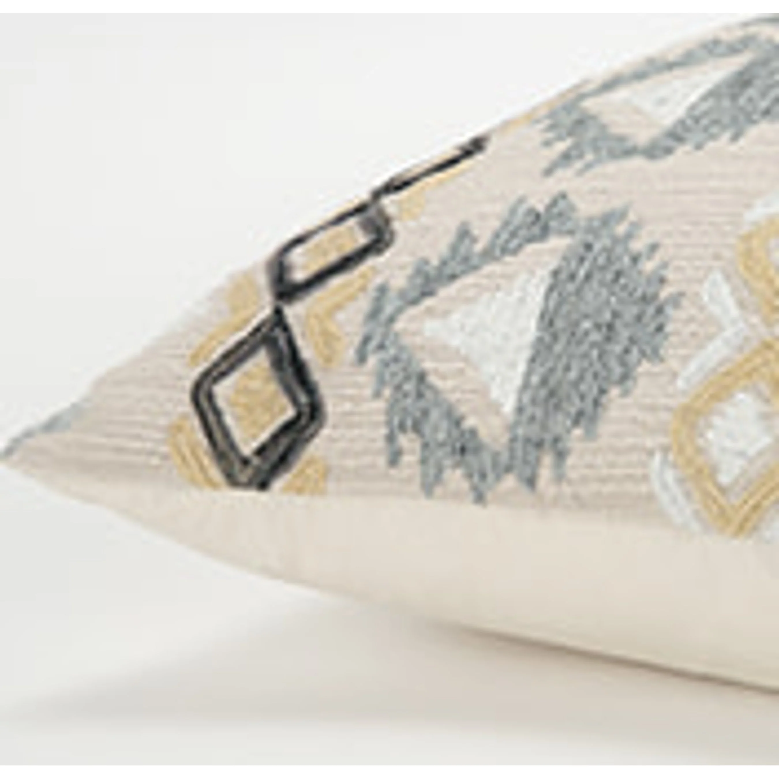 Bowcreek Pillow - Image 3