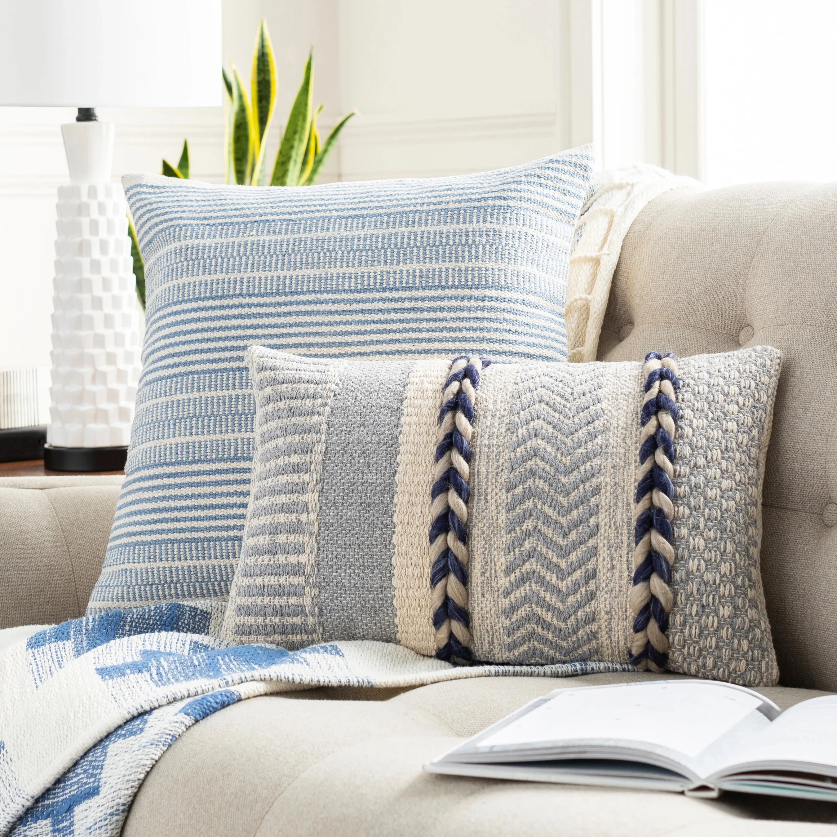 Cascada Pillow - 30586 - Image 6