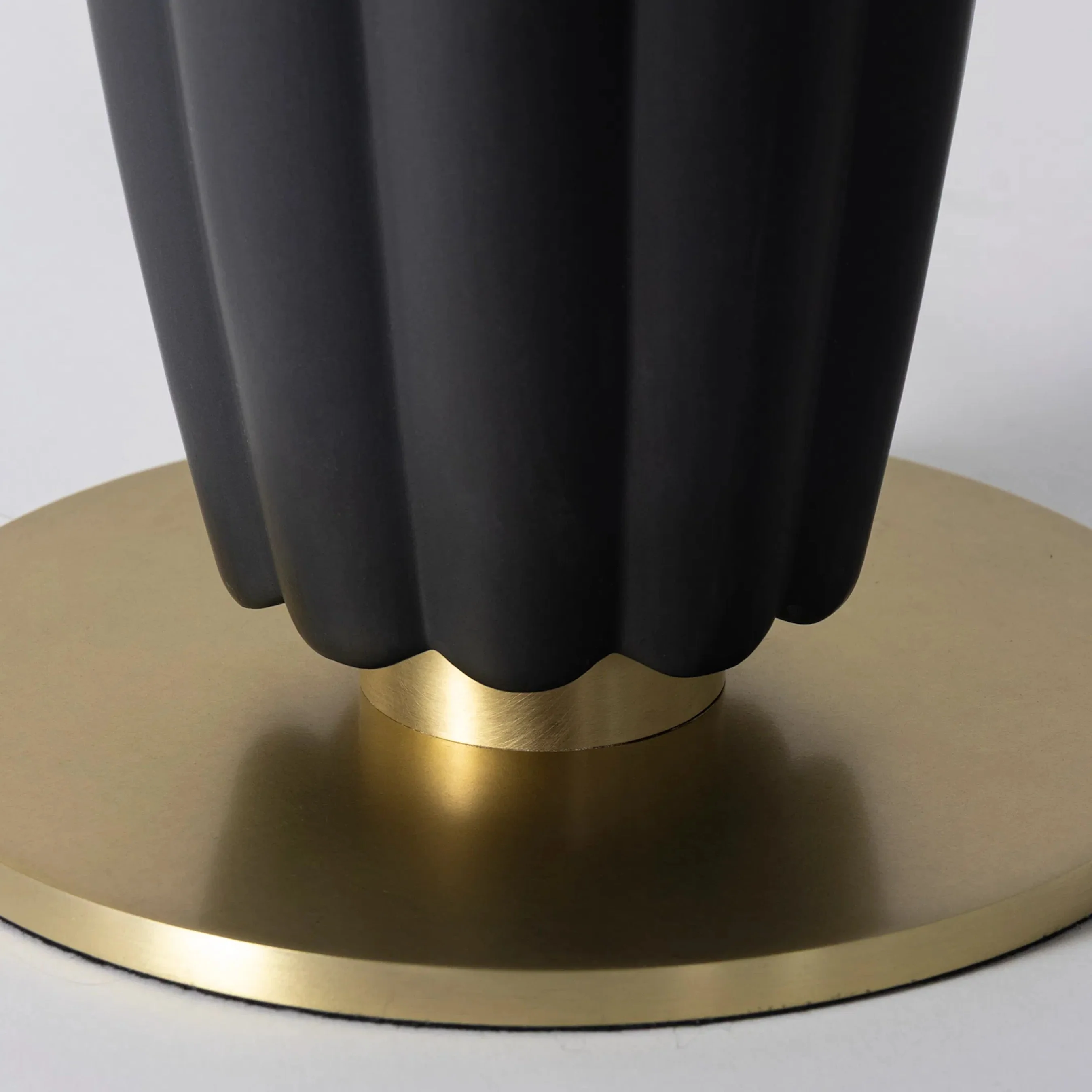 Crocus Ceramic Table Lamp - Image 3