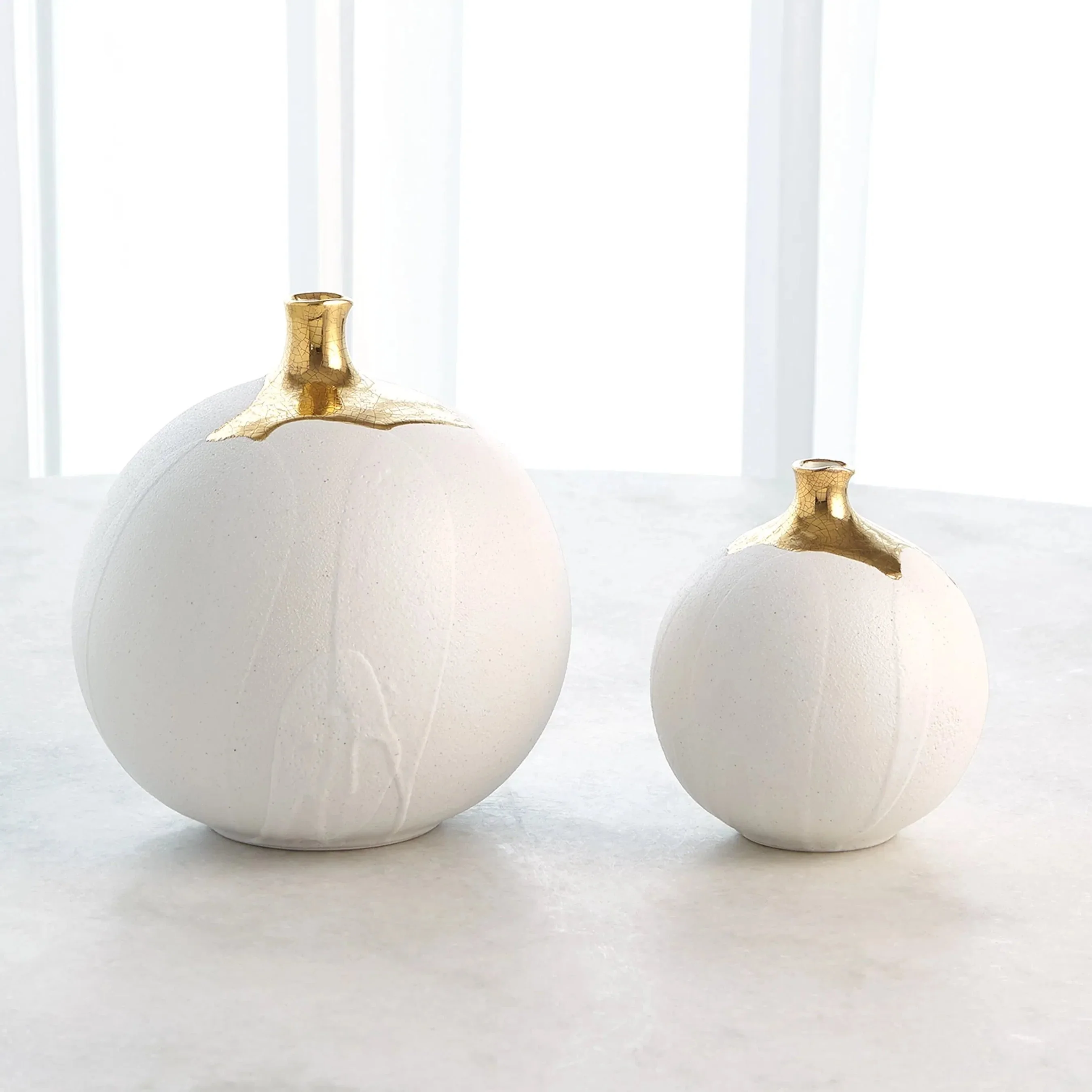 Dipped Golden Crackle/White Sphere Vase - Image 2