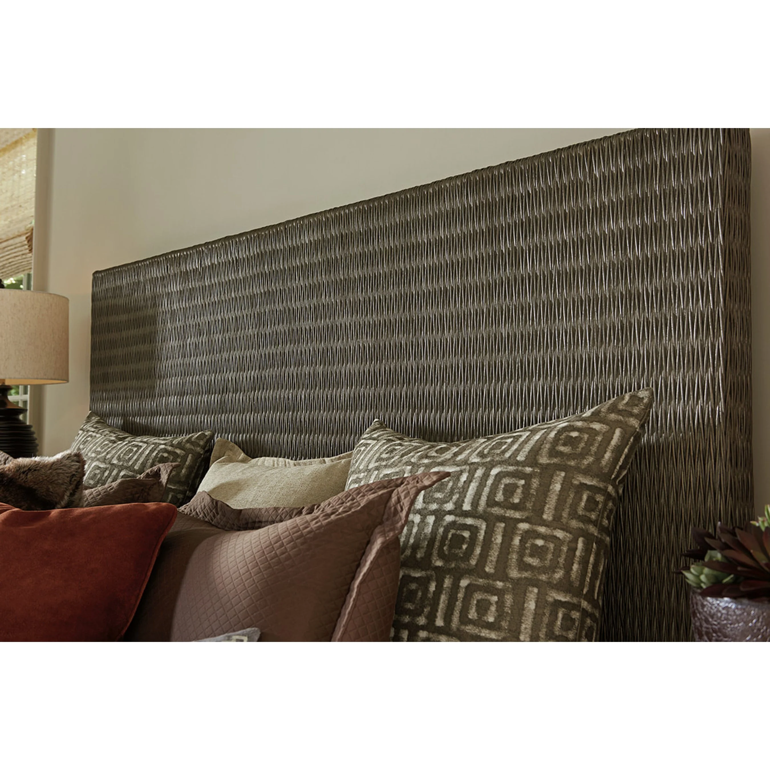 Driftwood Isle Woven Platform Bed - Image 4