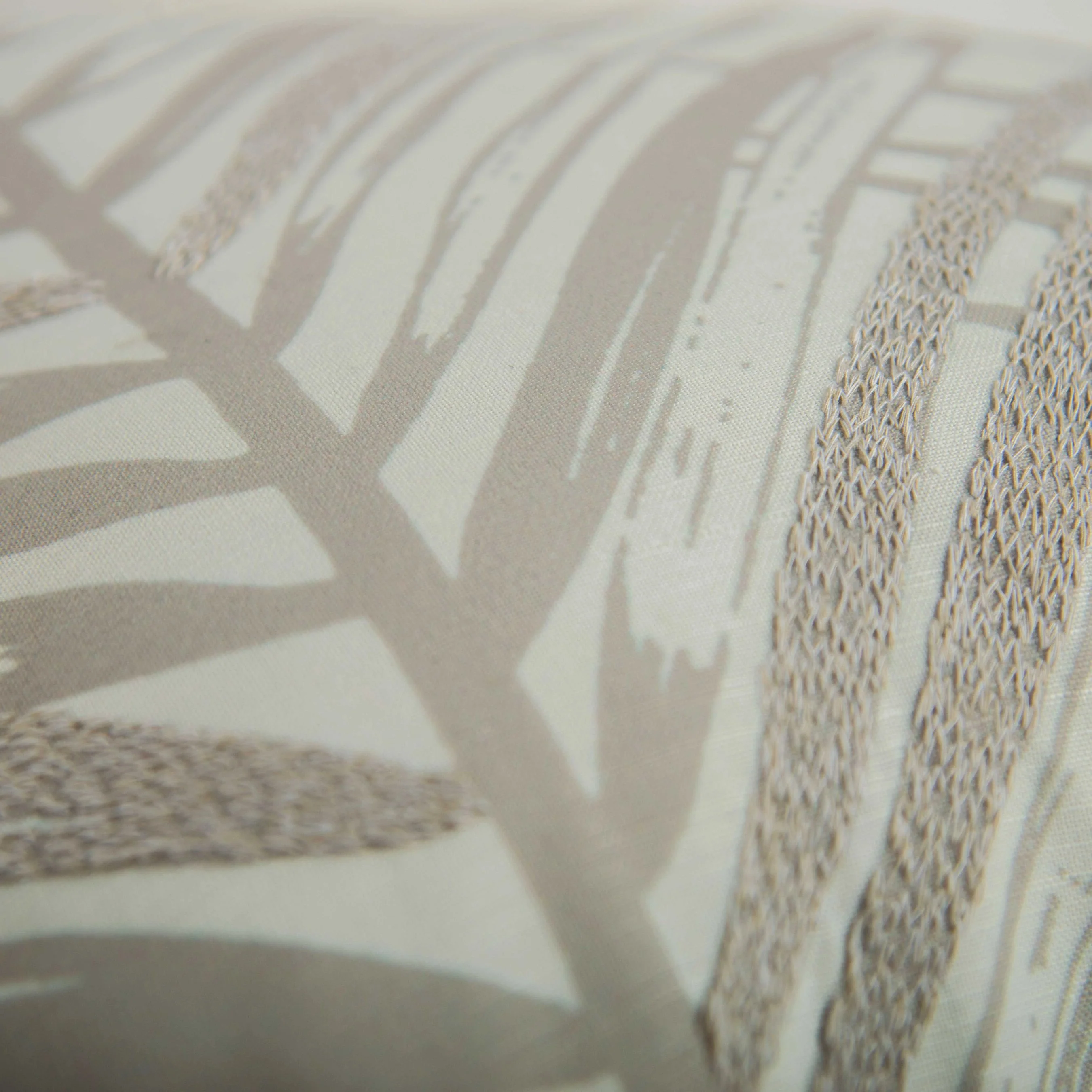 Eddy Indoor/Outdoor Pillow - Image 3