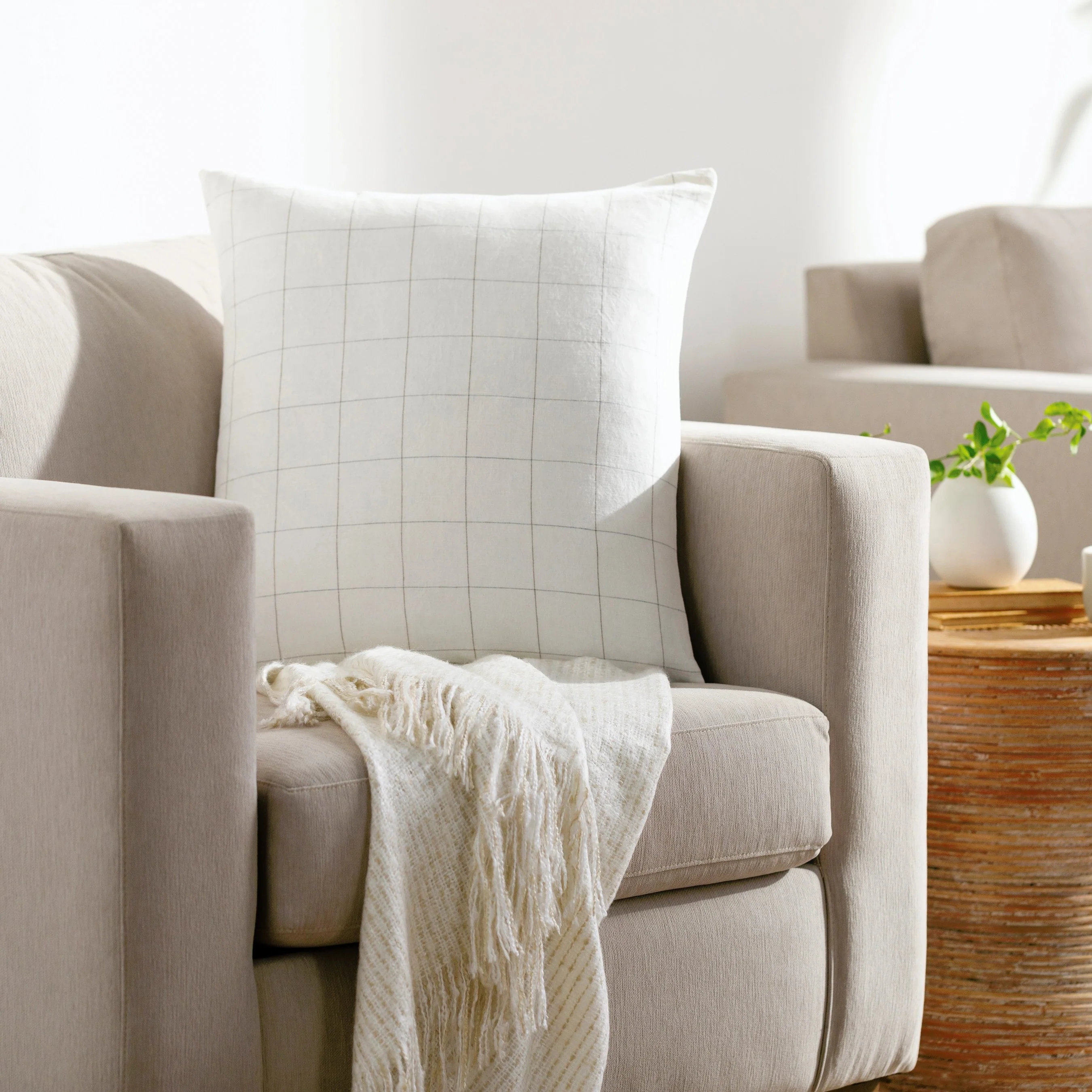 Farida Pillow - 481775 - Image 2