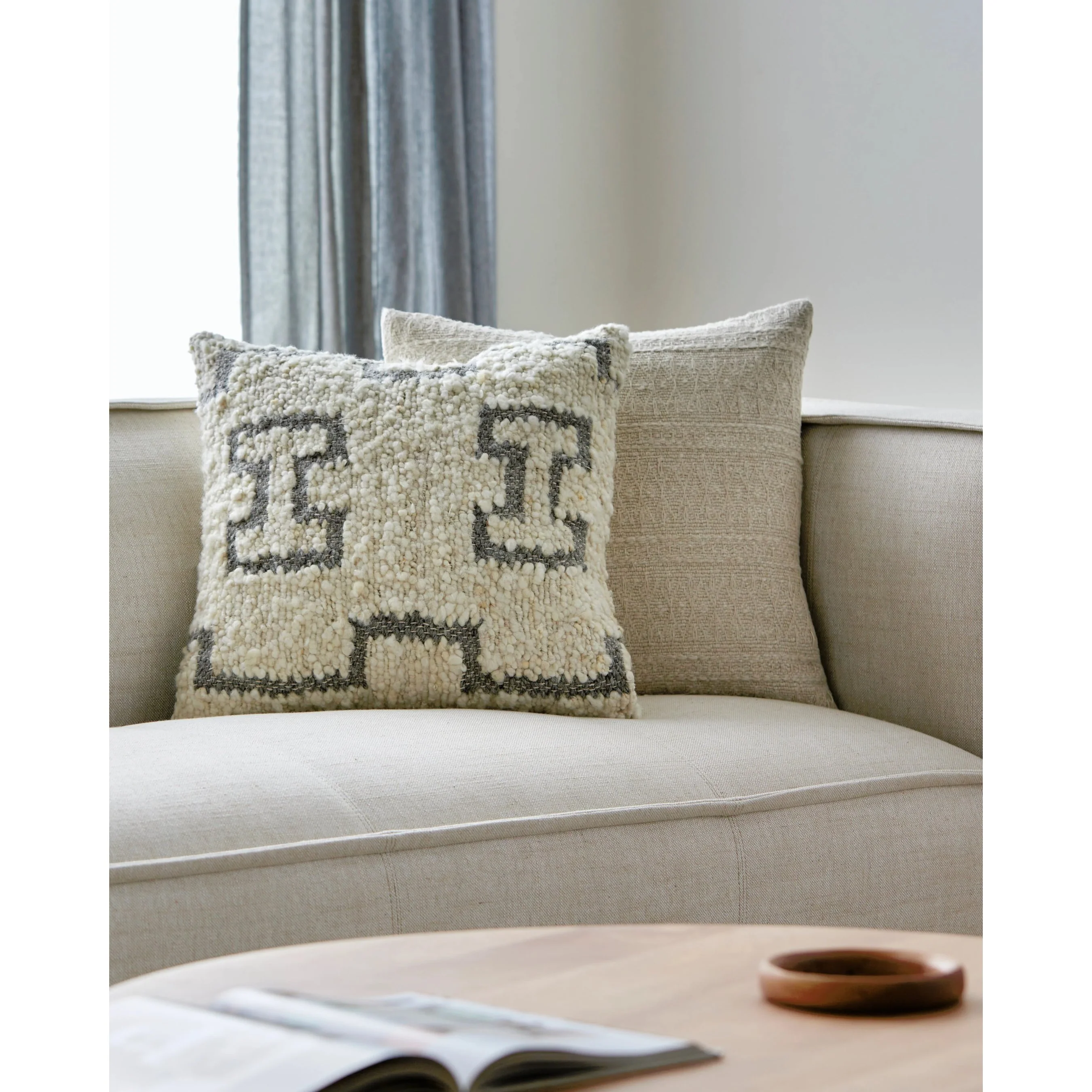 Figuration Pillow - 493455 - Image 3