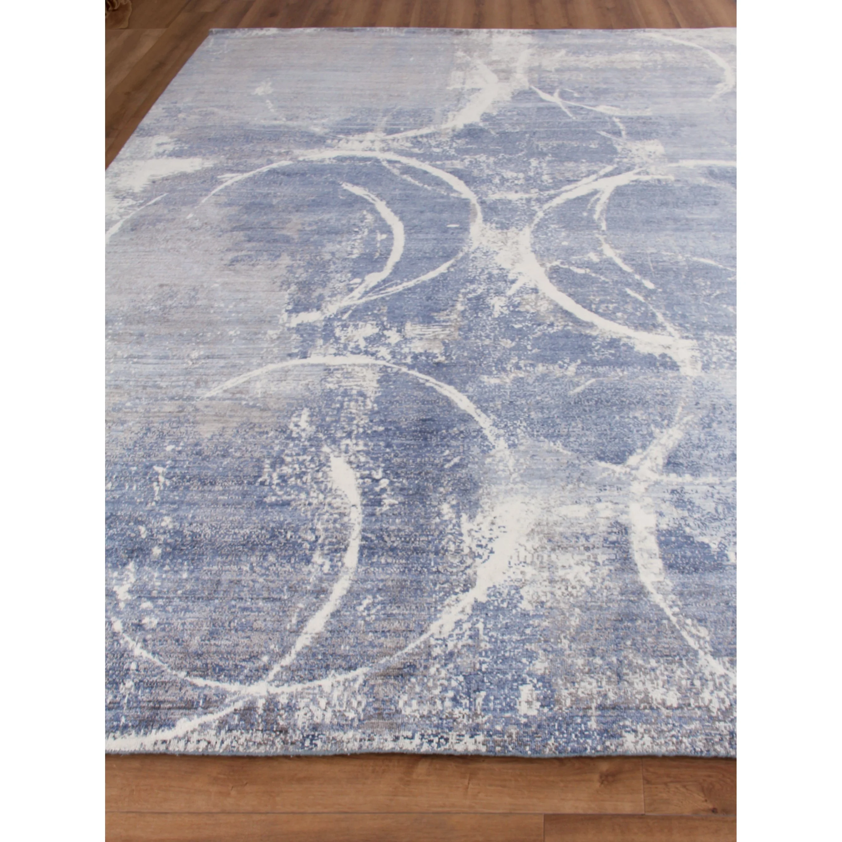 Fine Pure Silk Rug - Image 9