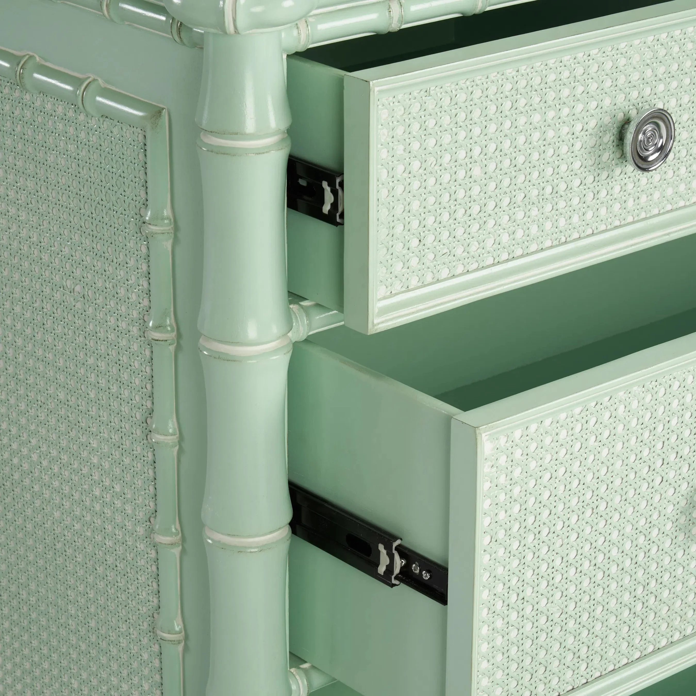 Gutshall Chest - Image 5