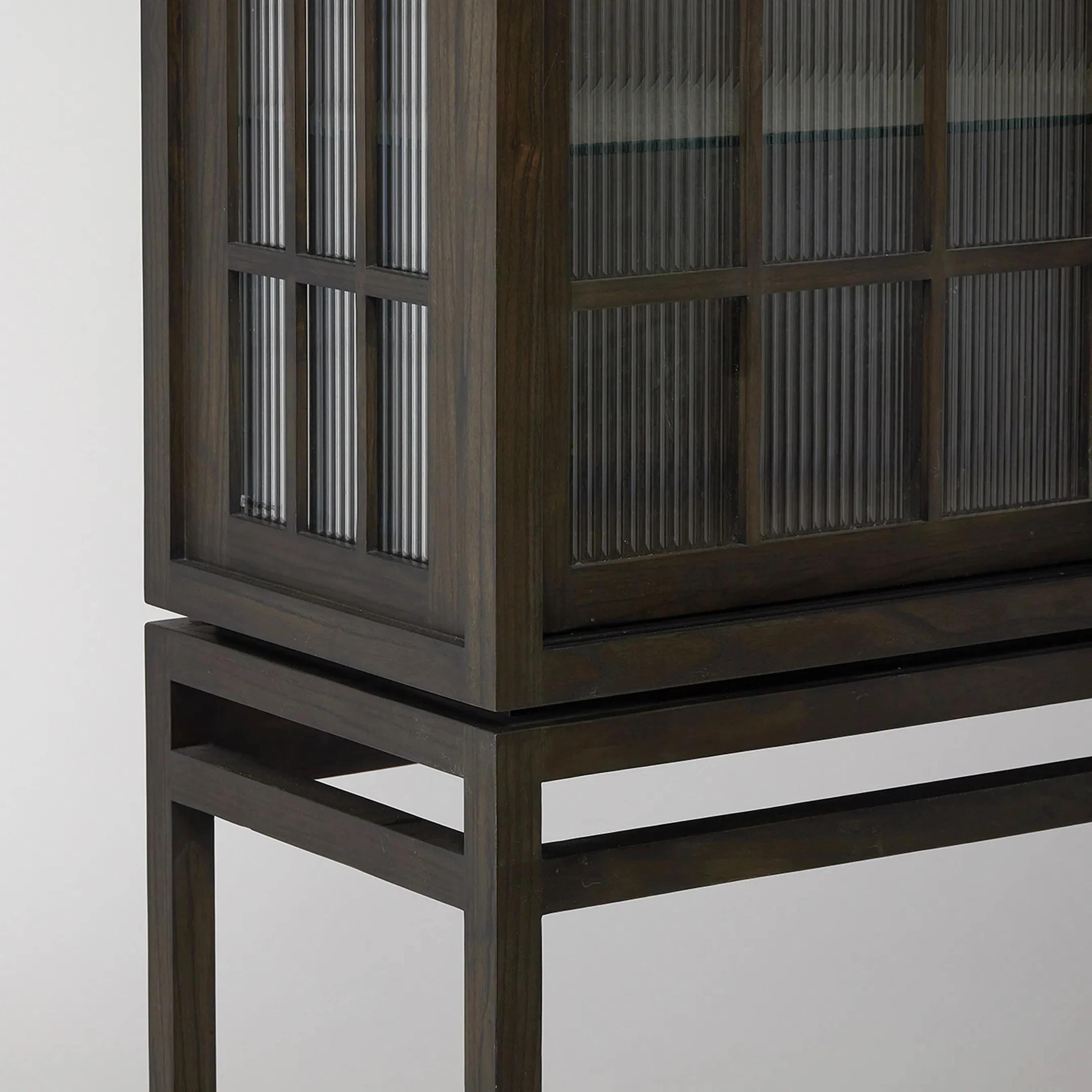 Hadley Cabinet - Image 6