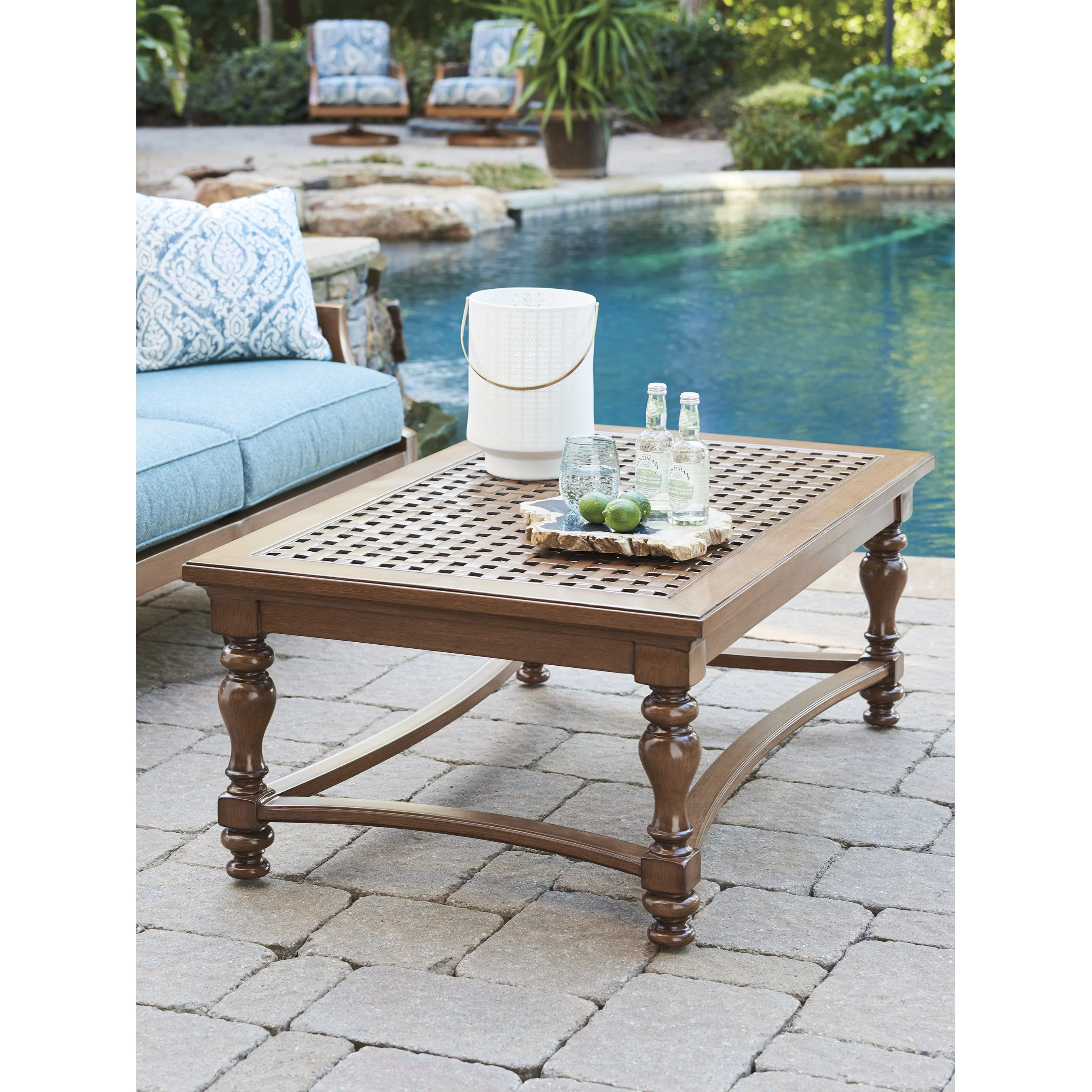 Harbor Isle Rectangular Cocktail Table - Image 3