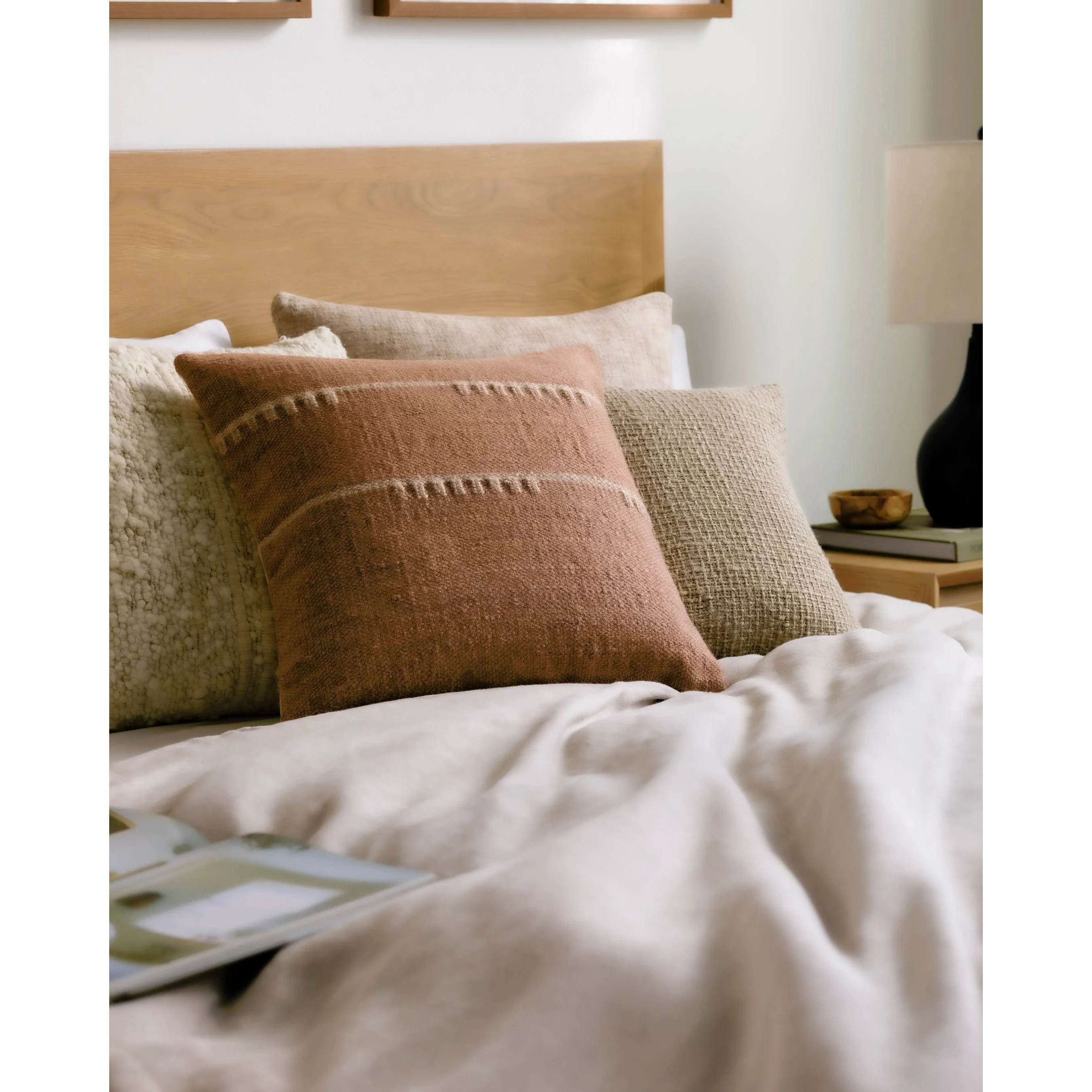 Harry Accent Pillow - 533793 - Image 6