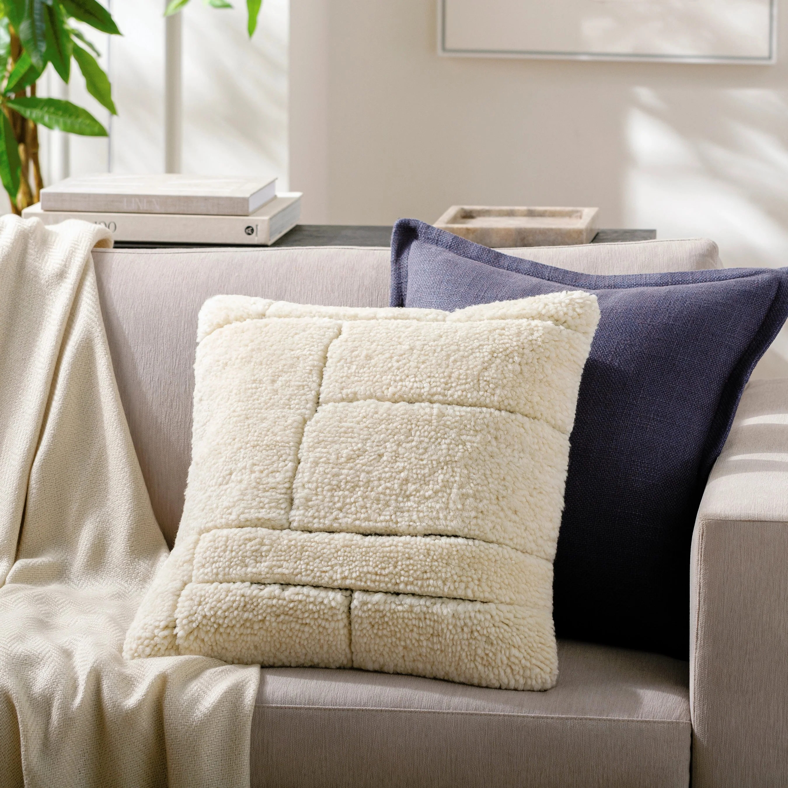 Jakob Pillow - 481429 - Image 2