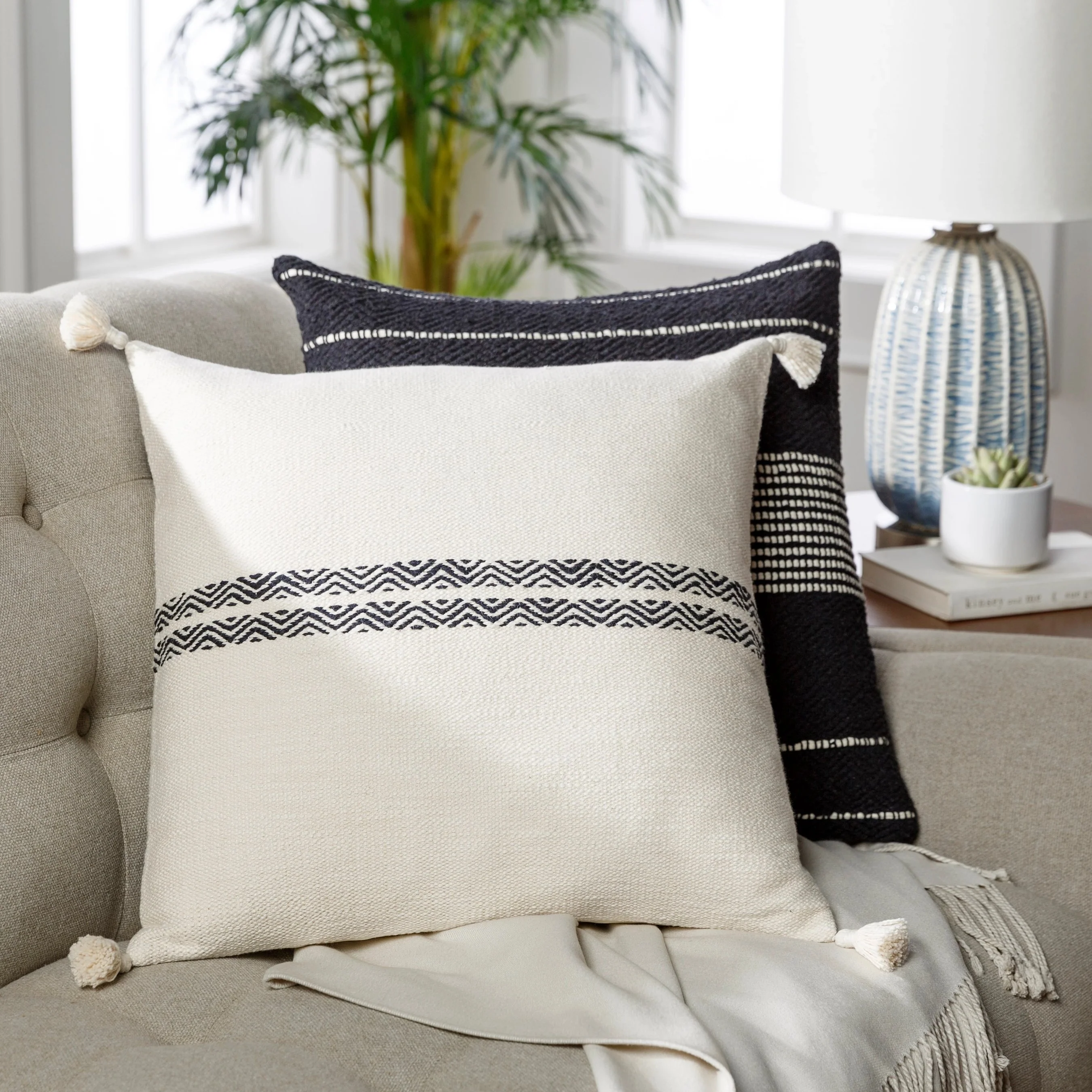 Josie Pillow - 25936 - Image 5