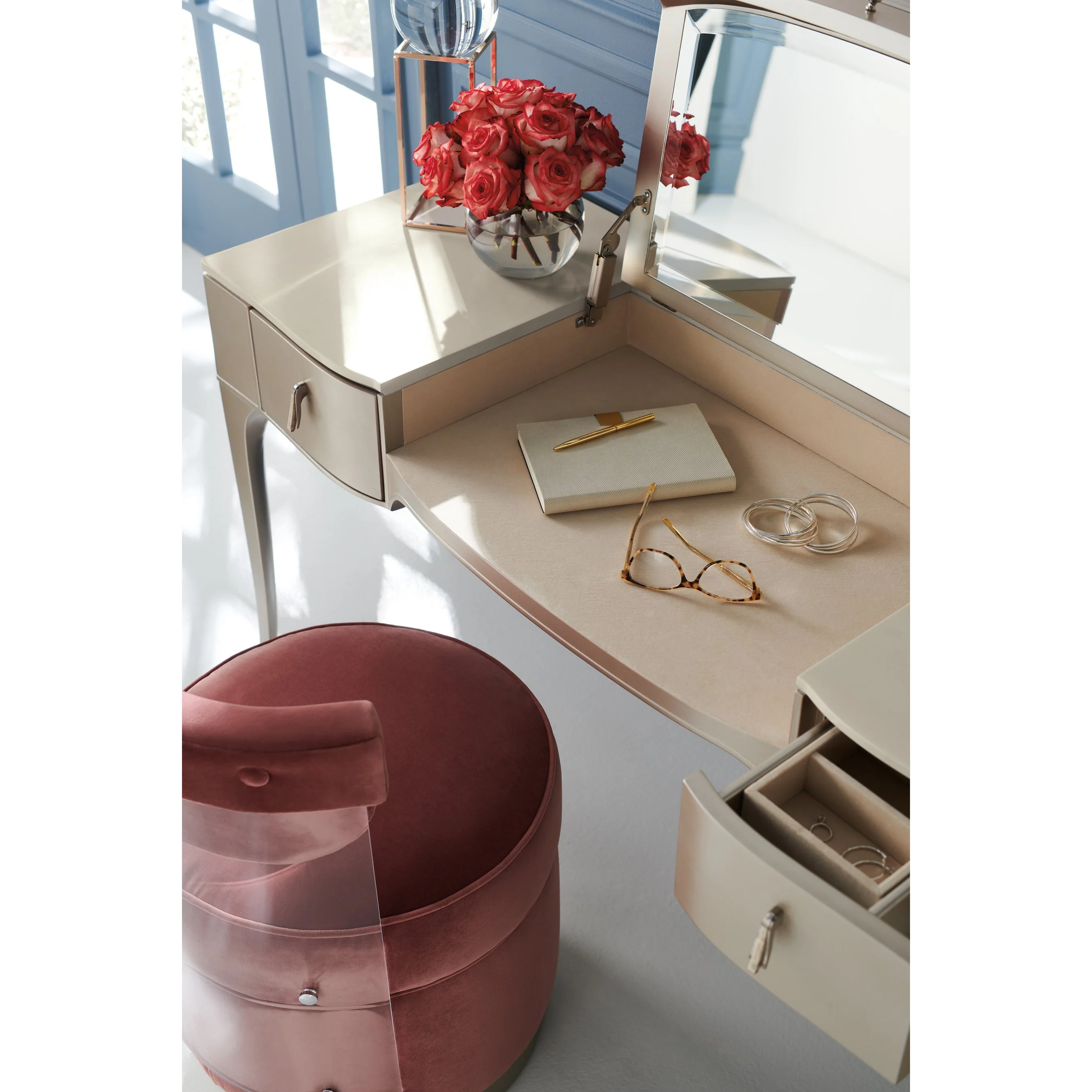 Kiss N Makeup Vanity - Image 6