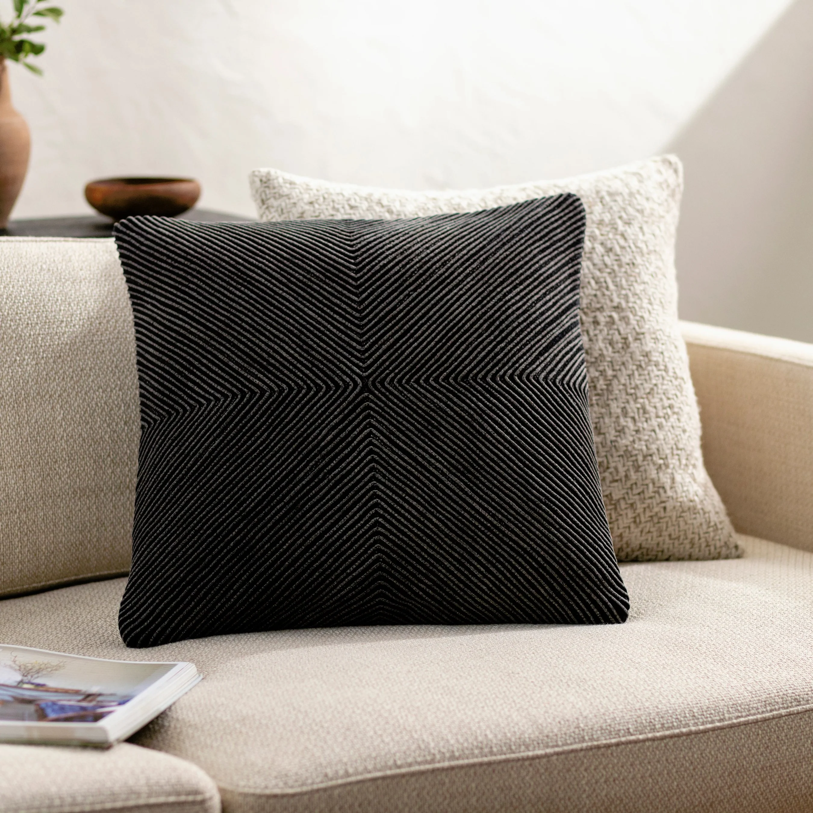 Kohl Pillow - 481729 - Image 2