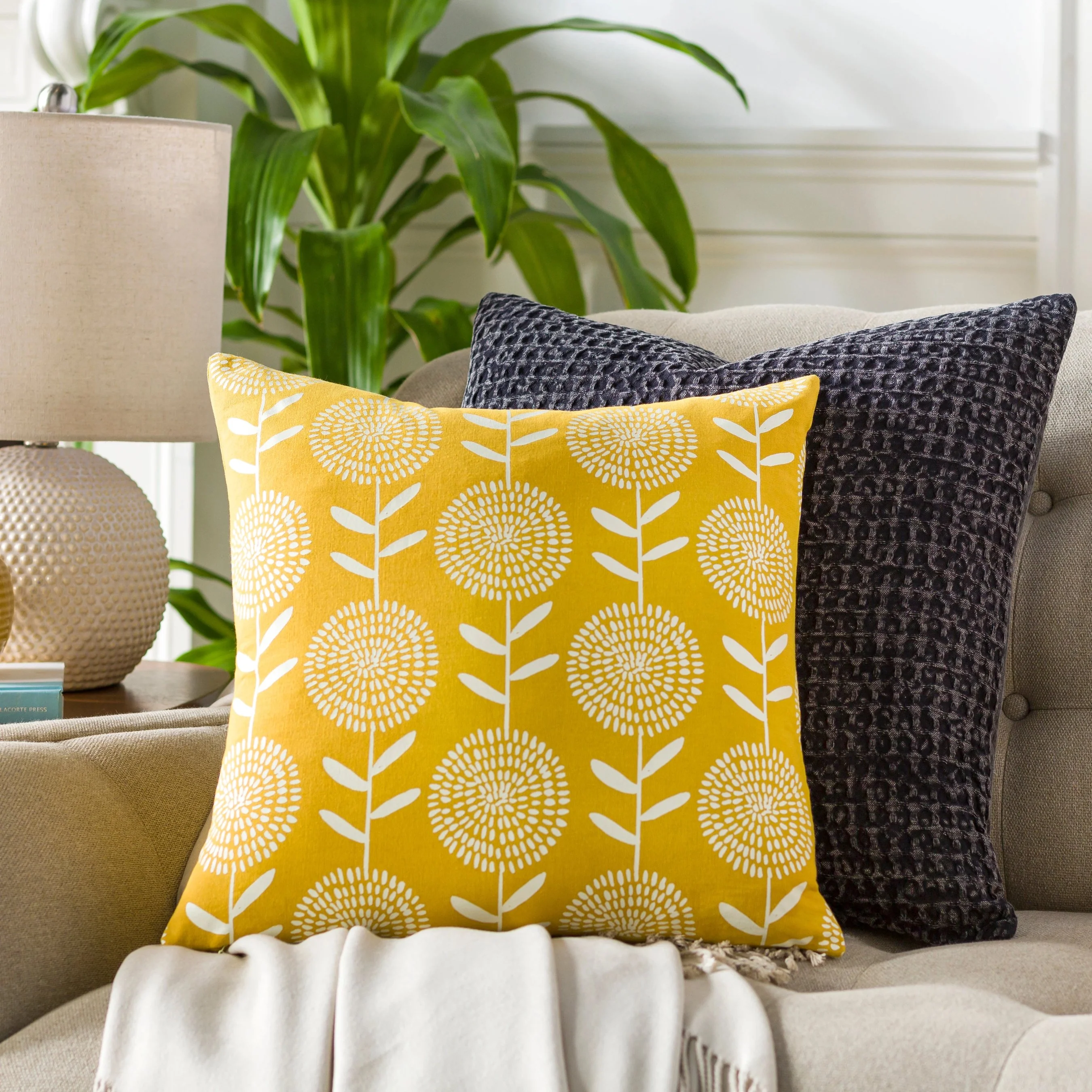 Lachen Pillow - 10578 - Image 6
