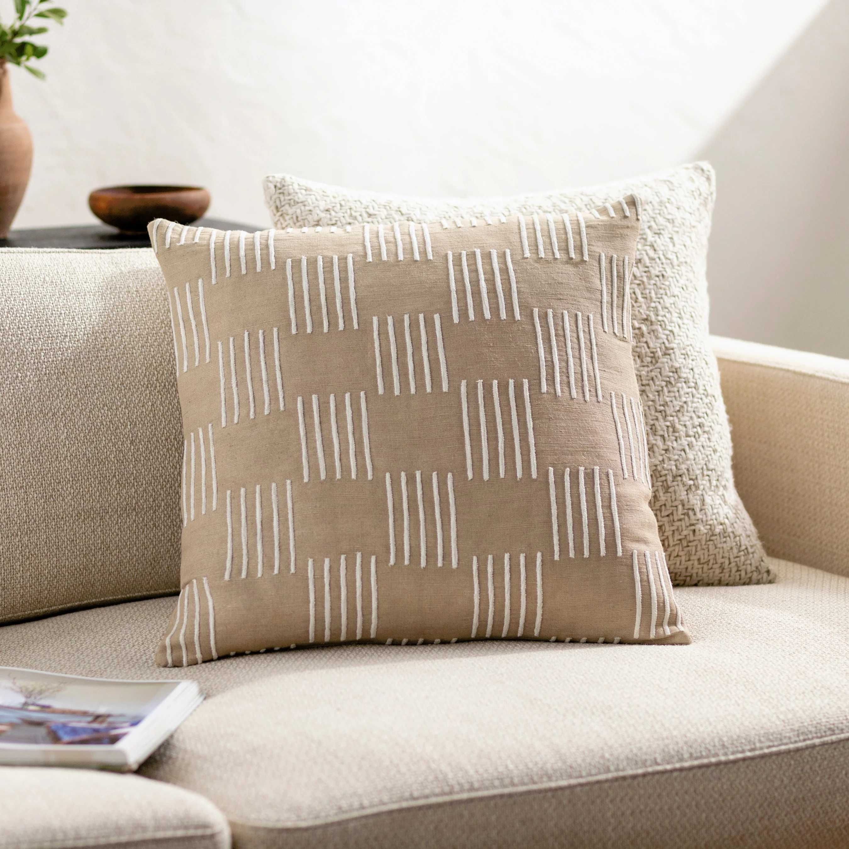 Layten Pillow - 481720 - Image 3