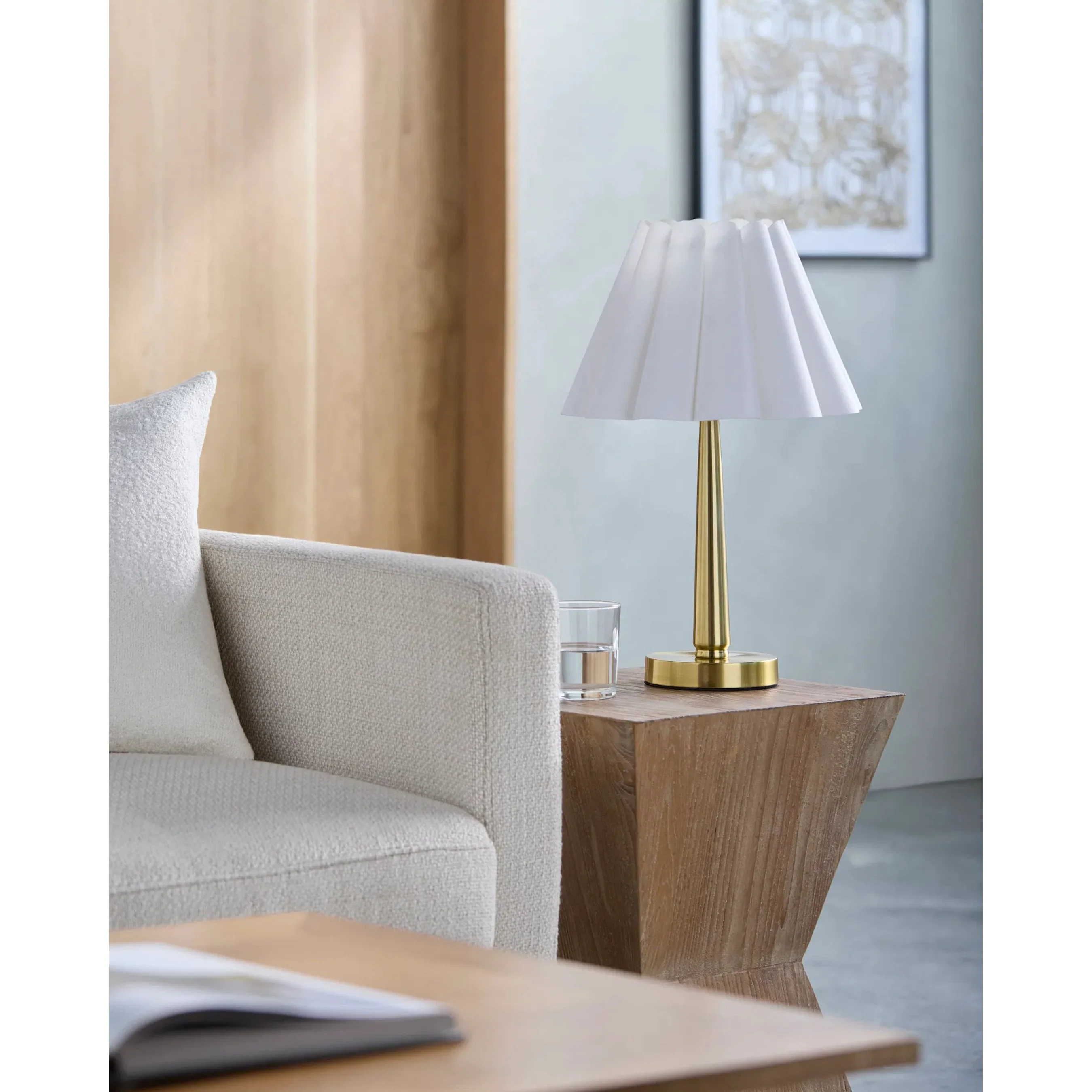 Leynar Accent Table Lamp - Image 6