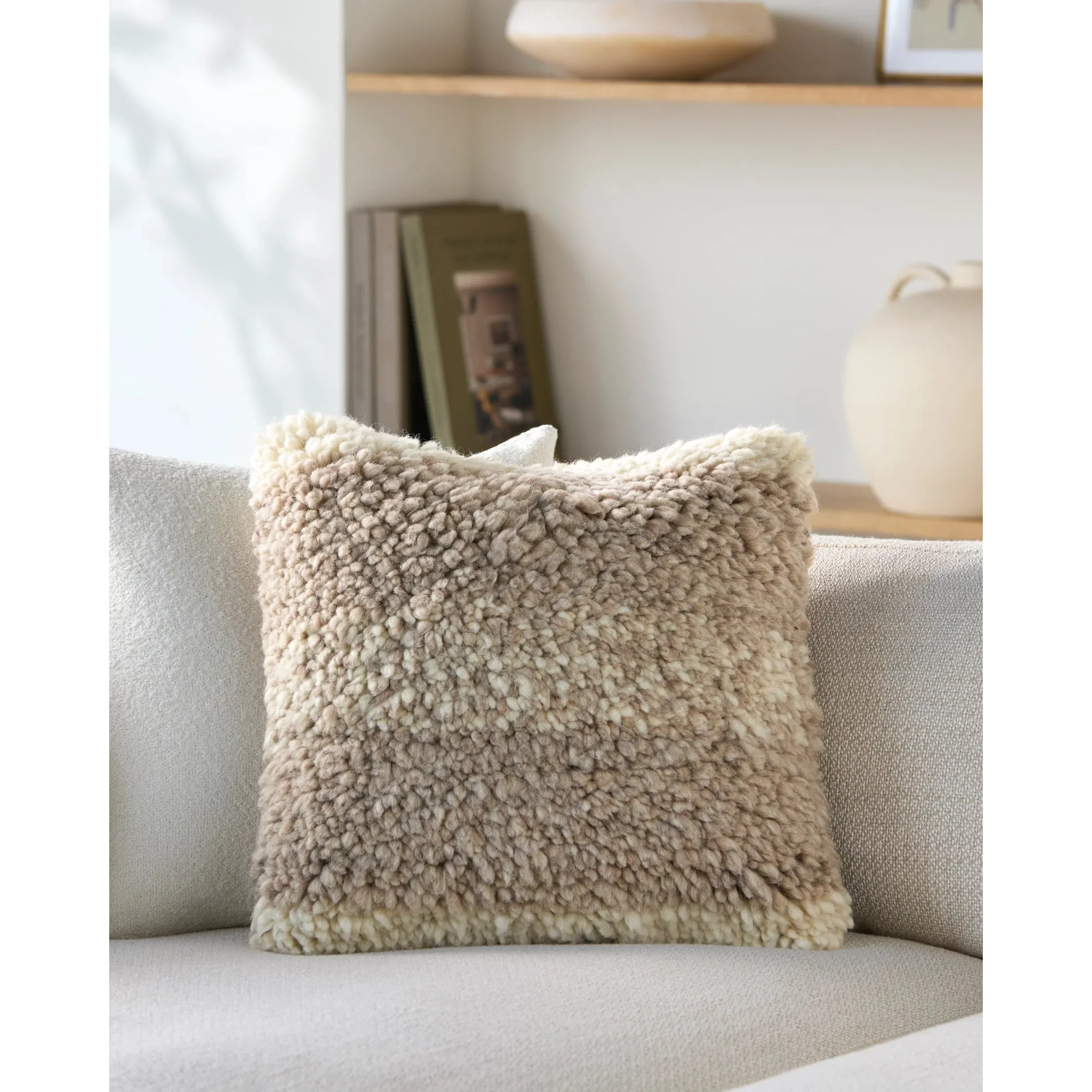 Lucas Accent Pillow - 534367 - Image 3