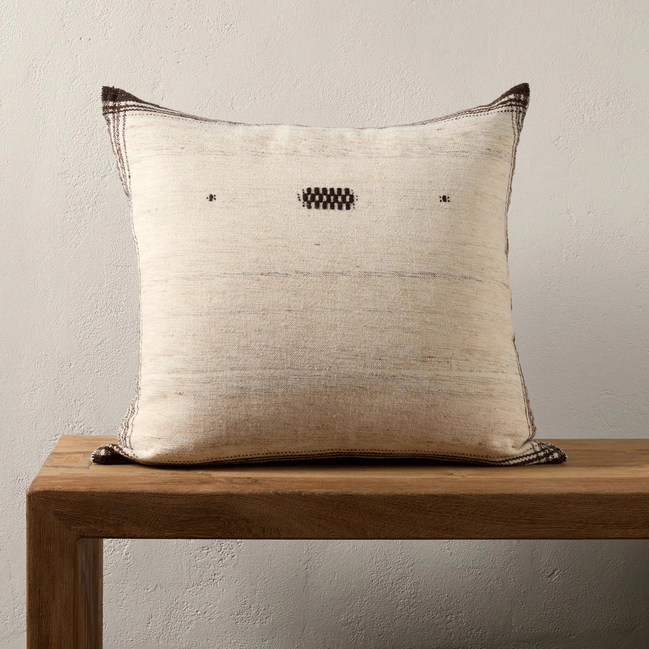 Margosa MGP02 Pillow - Image 6