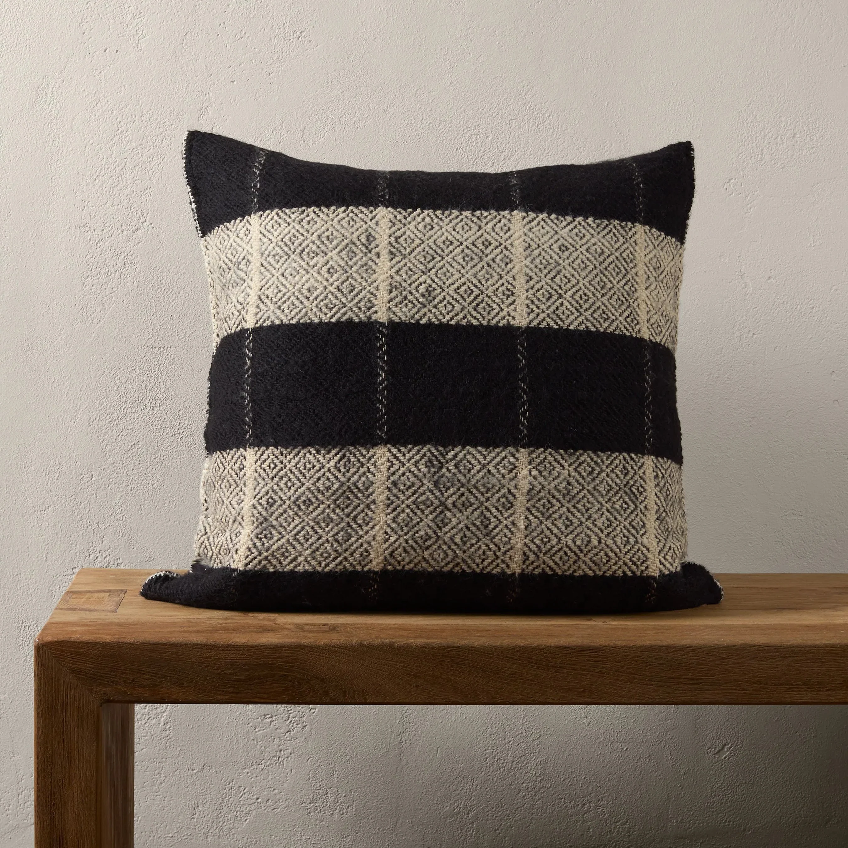 Margosa MGP04 Pillow - Image 3