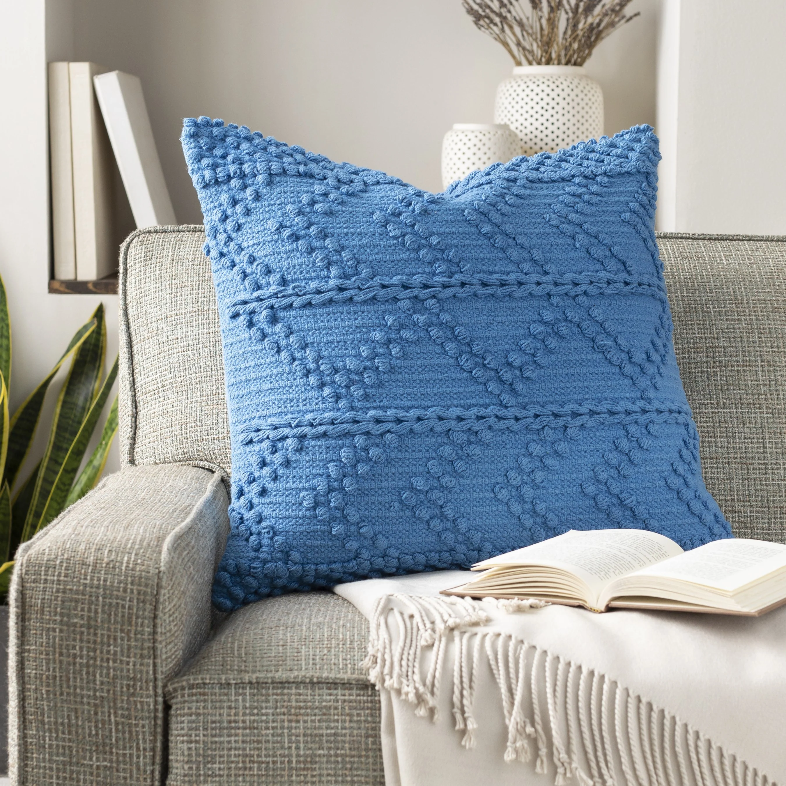 Merdo Pillow - 17299 - Image 14