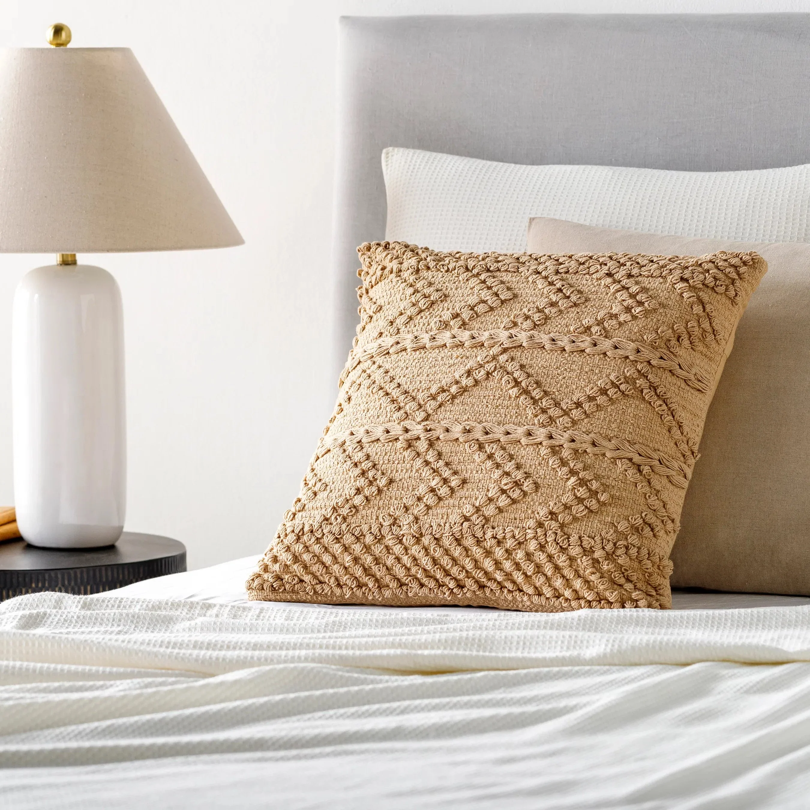 Merdo Pillow - 17299 - Image 16