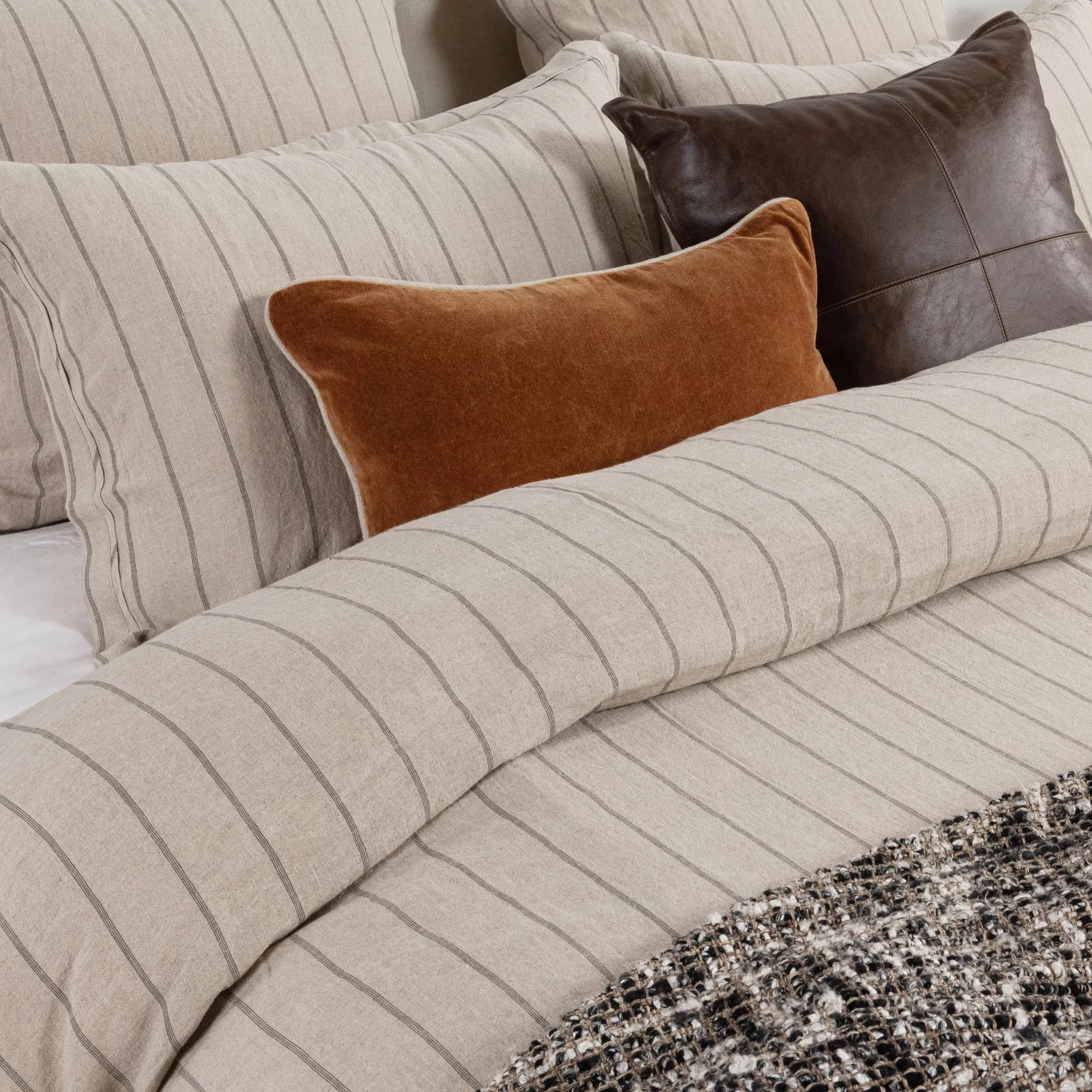 Monaco 3-piece Belgian Linen Duvet Set - Image 13