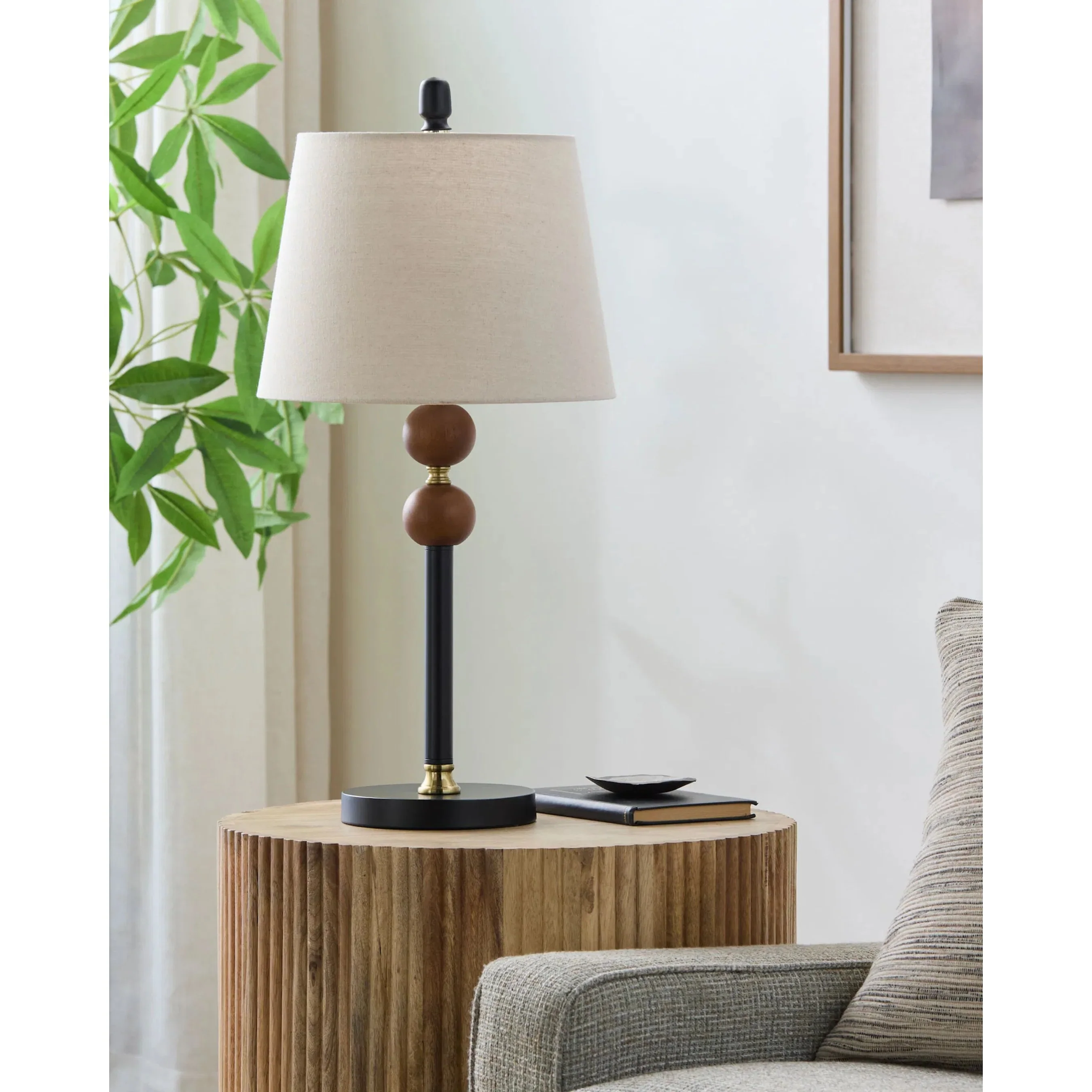Ragay Accent Table Lamp - Image 3