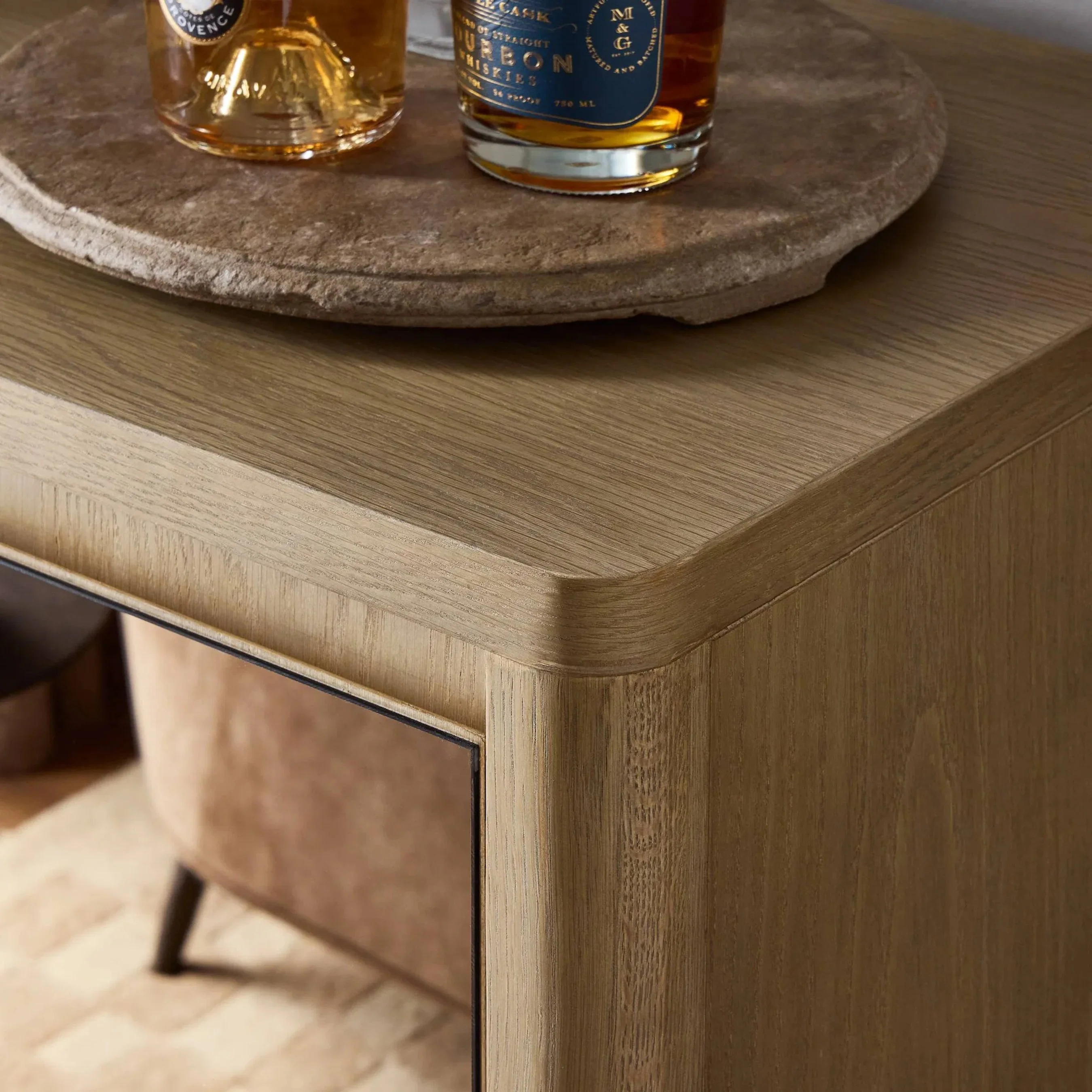Reneen Bar Cabinet - Image 15