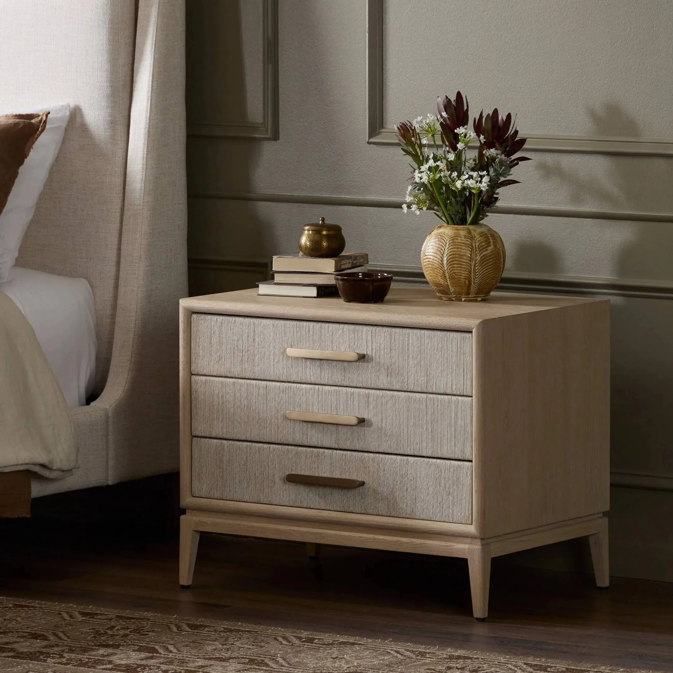 Rosenell Closed Nightstand - Image 14