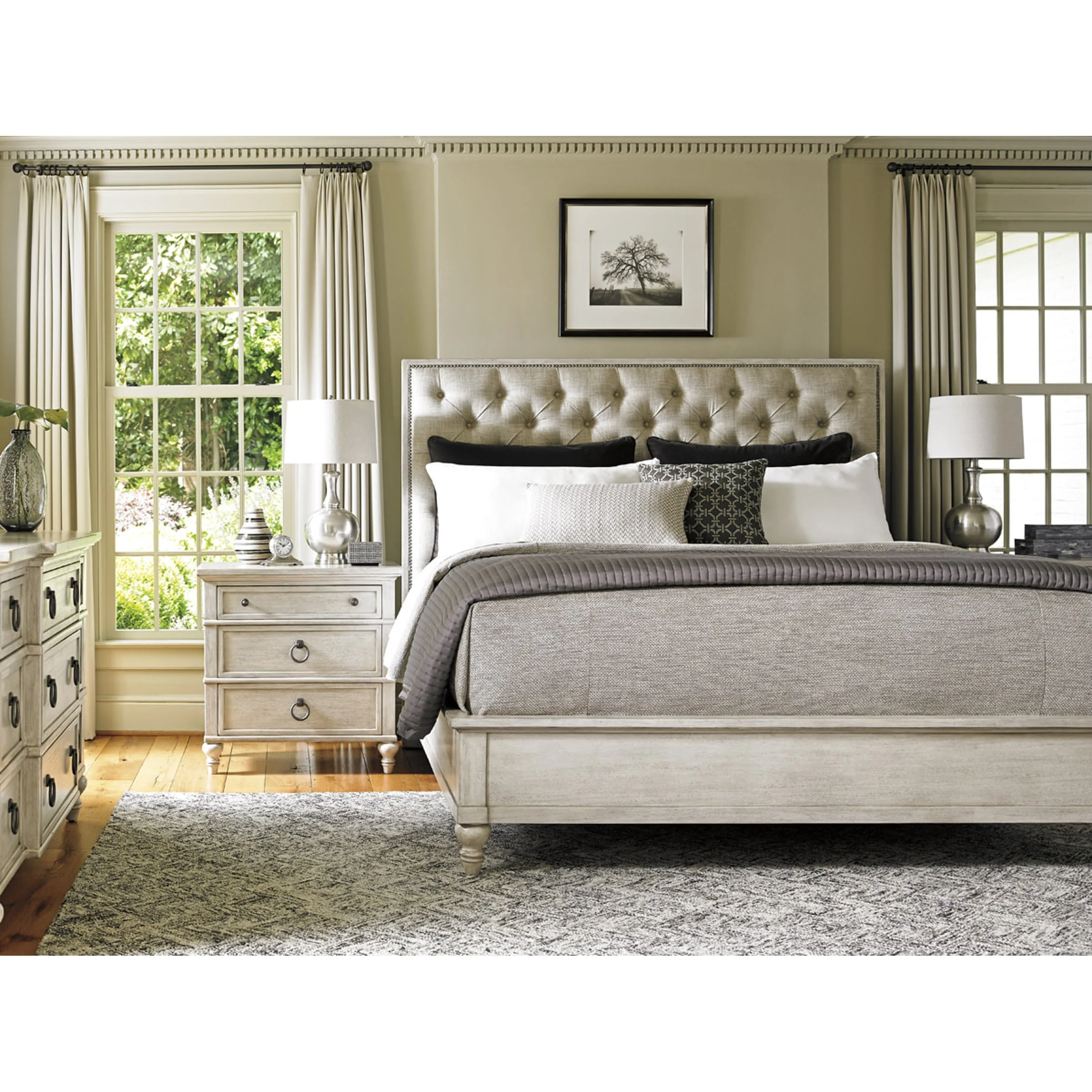 Sag Harbor Tufted Upholstered Bed - Image 4
