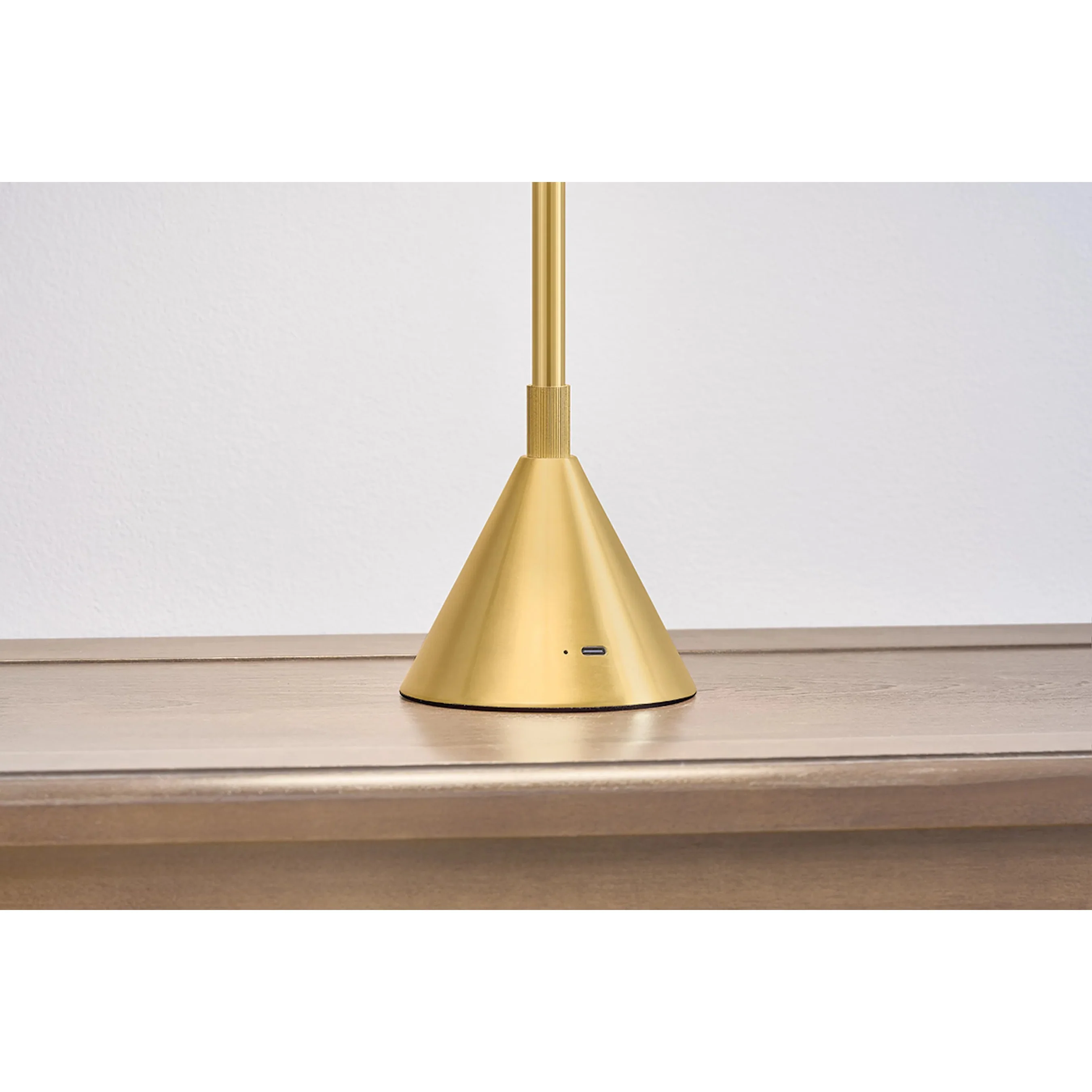 Salma Rechargeable Table Lamp - Image 2