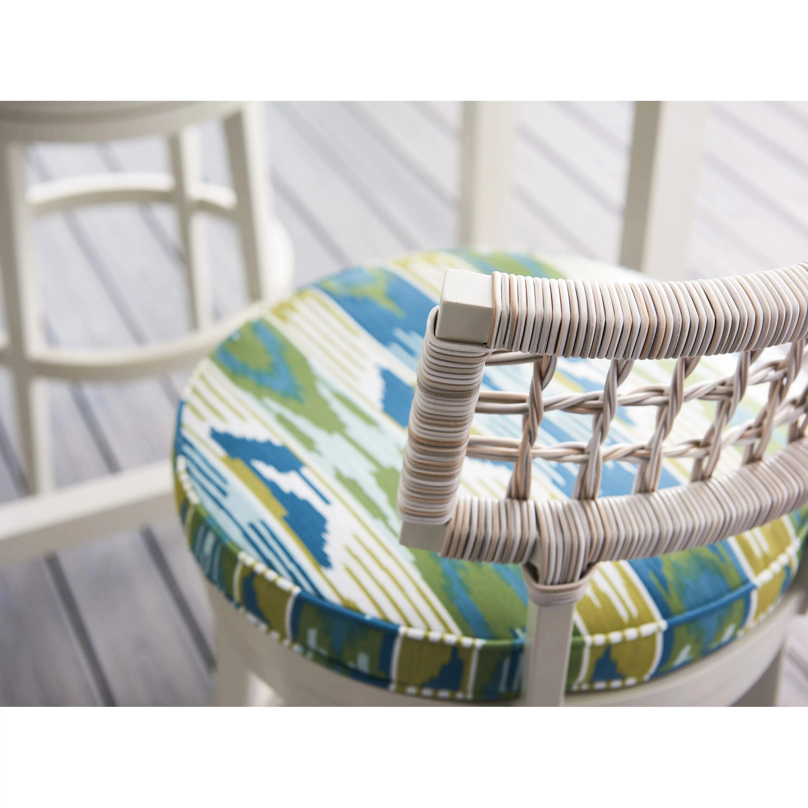 Seabrook Swivel Bar Stool - Image 3