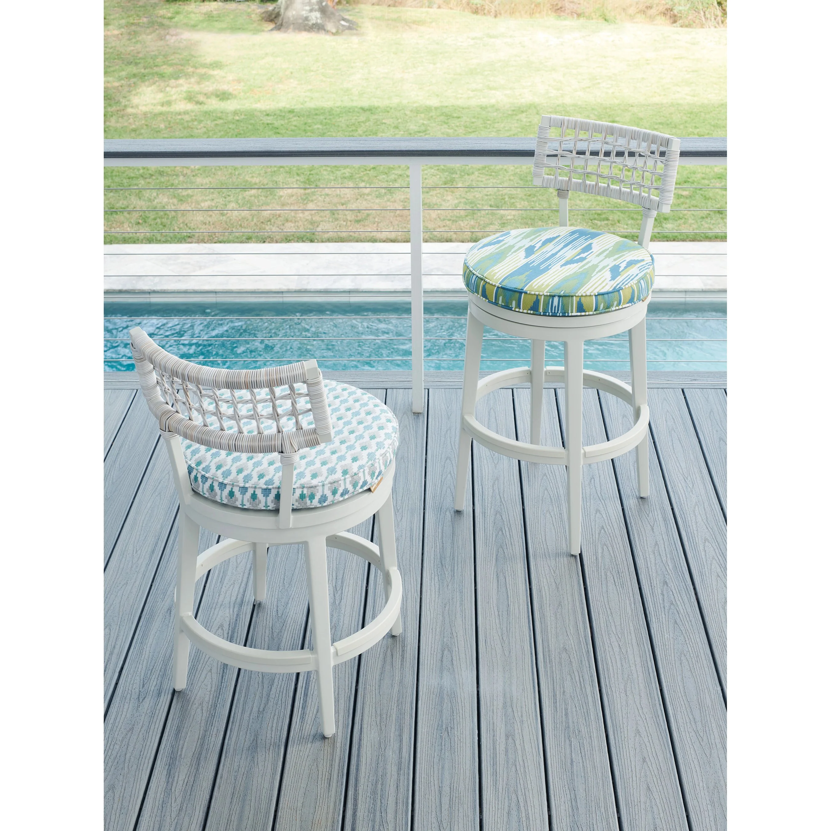 Seabrook Swivel Bar Stool - Image 4