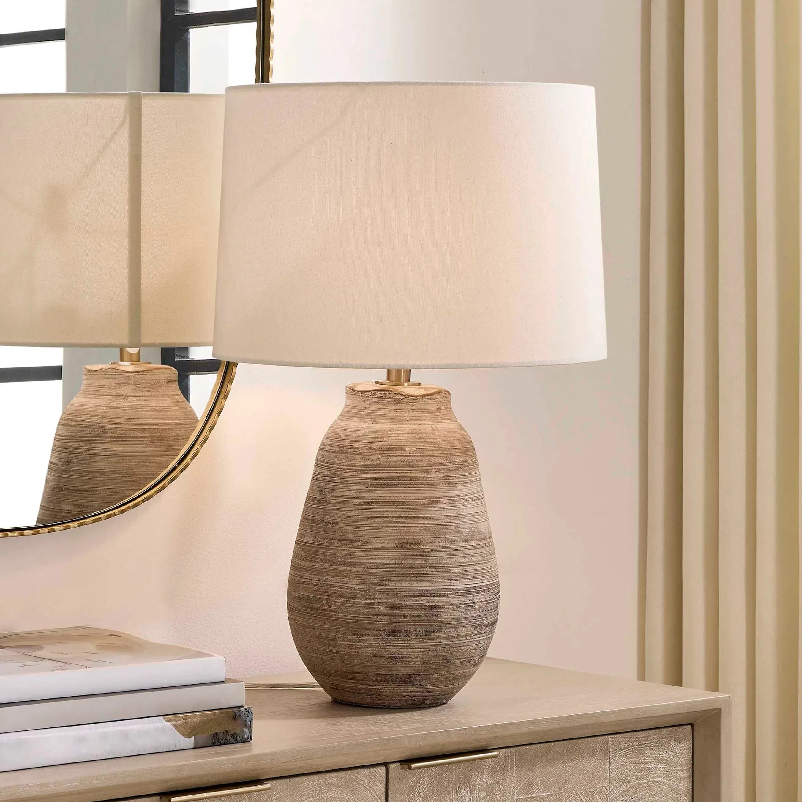 Tonachio Etched Urn Table Lamp - Image 4