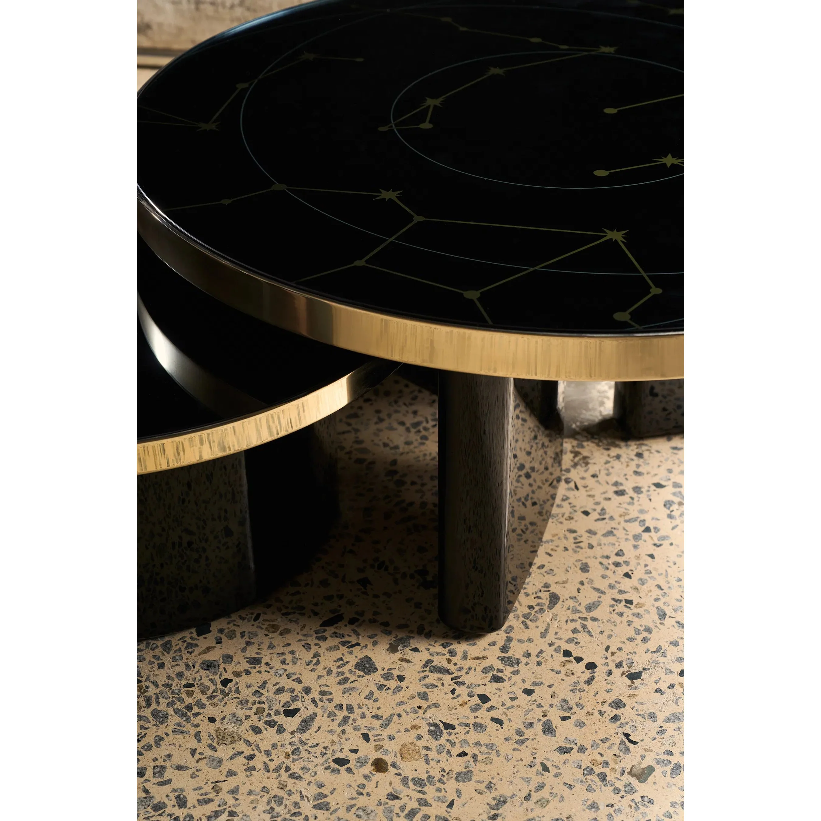 Umbra Large Cocktail Table - Image 4