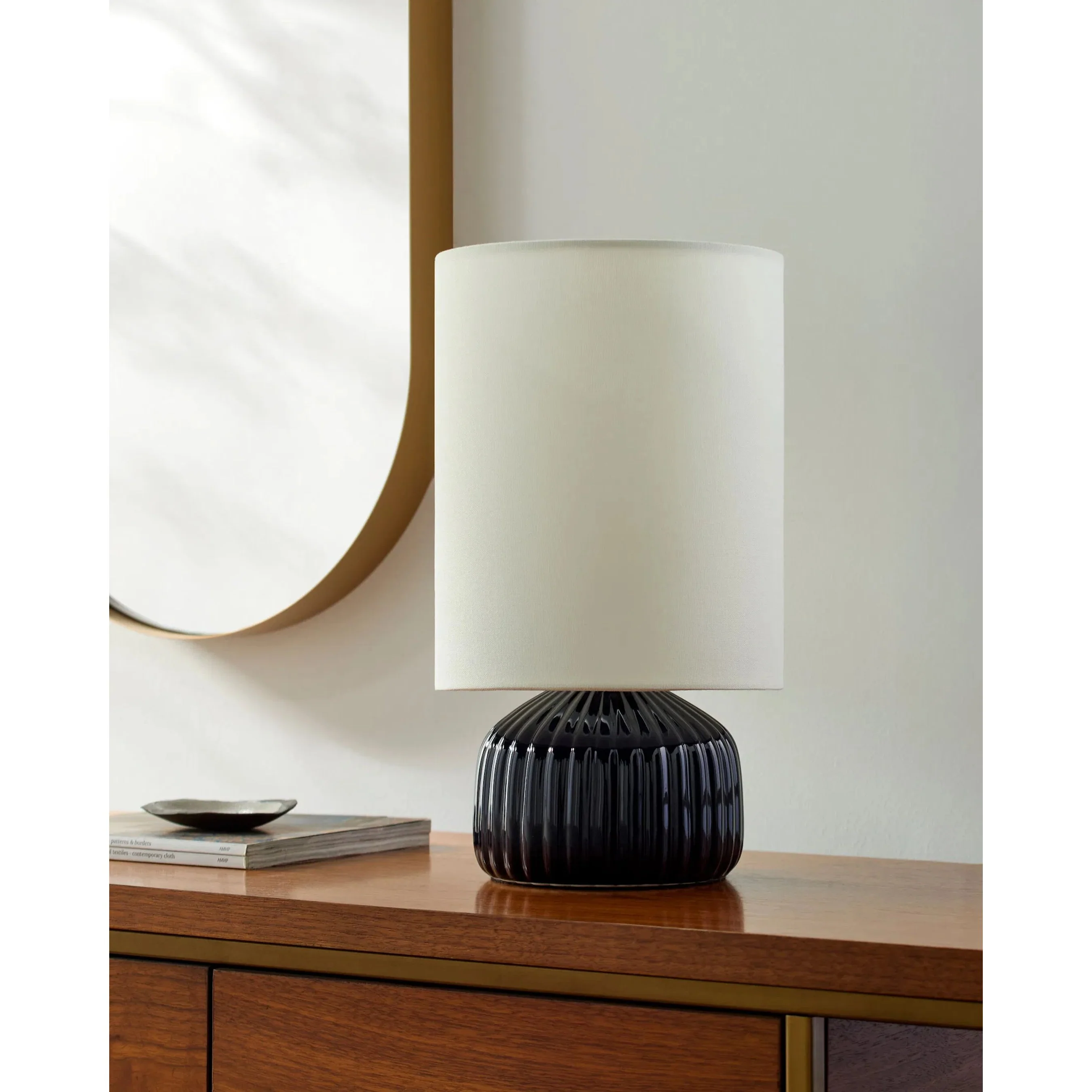 Vadso Accent Linen Shade Table Lamp - Image 10
