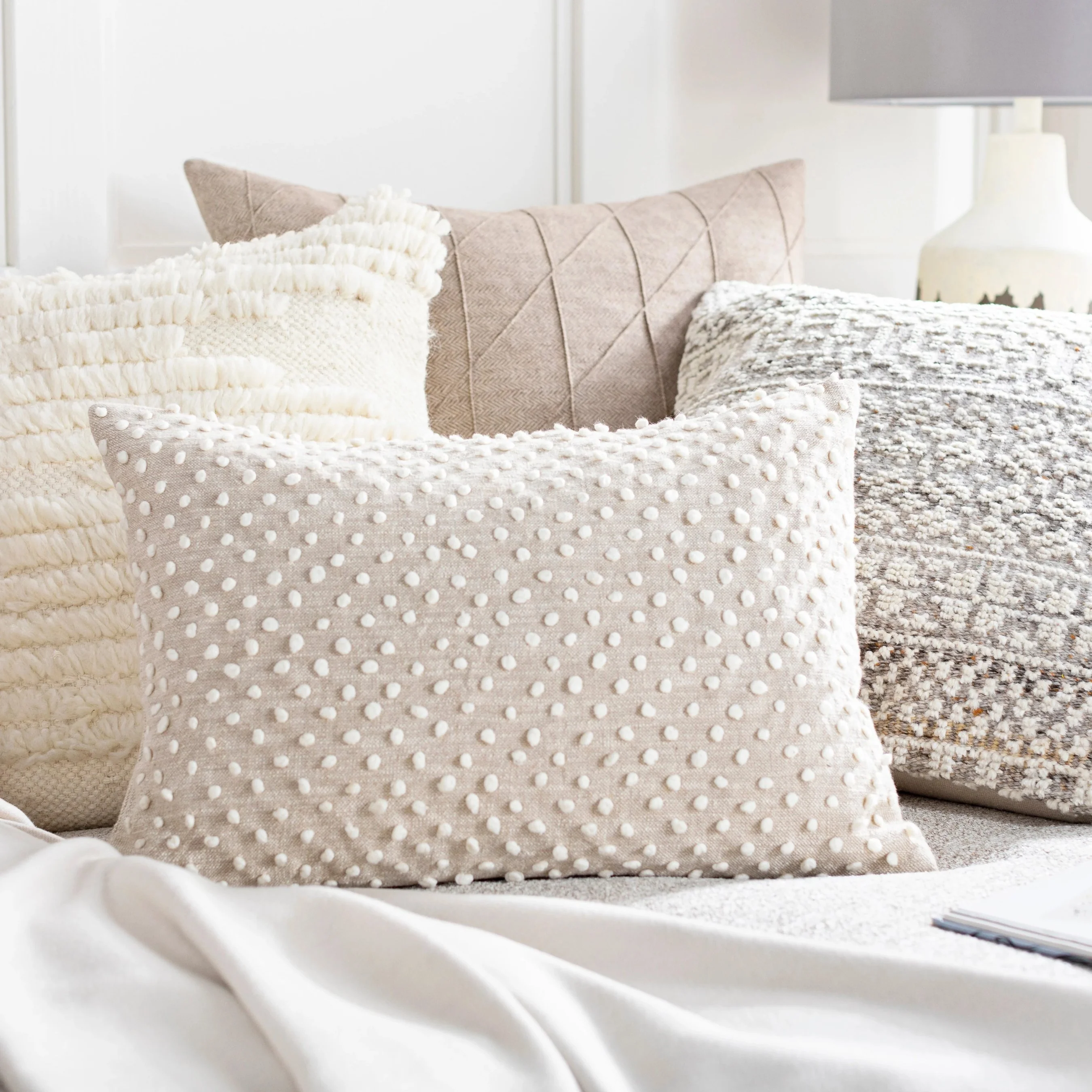Valin Pillow - 13676 - Image 4