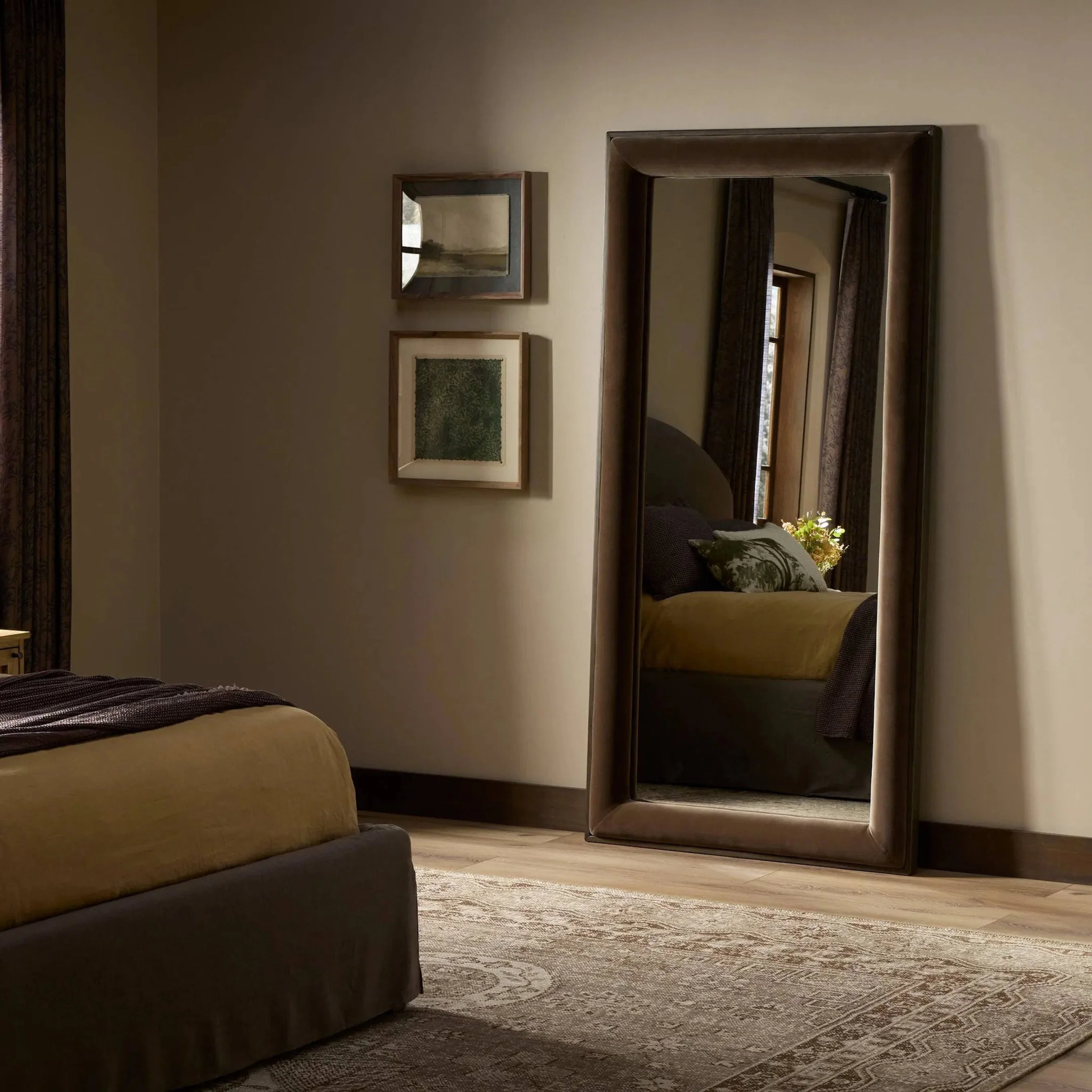 Velaz Floor Mirror - Image 14