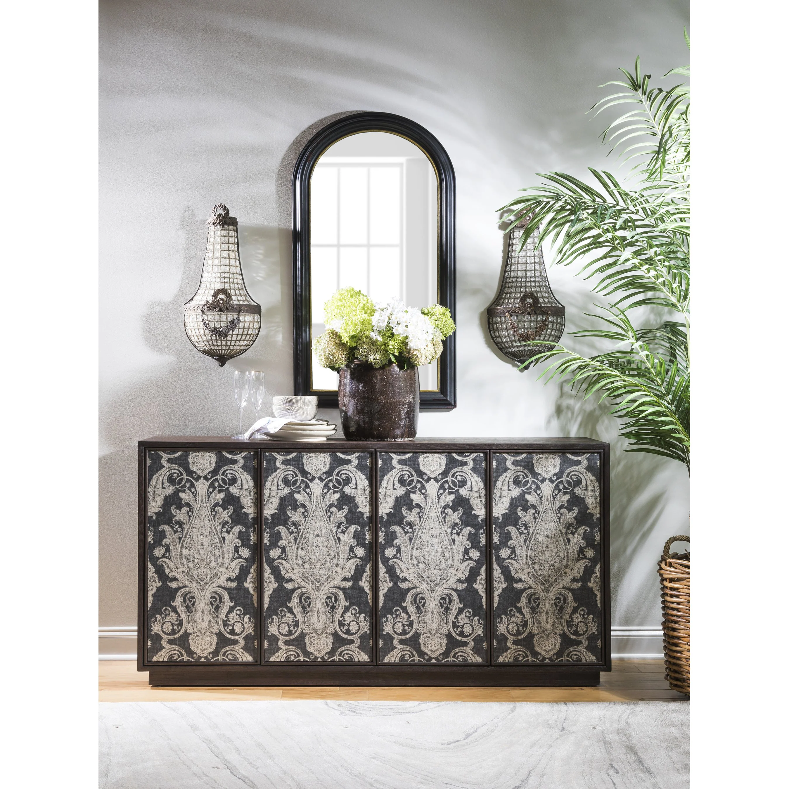 Venerato 4 Doors Media Console - Image 4